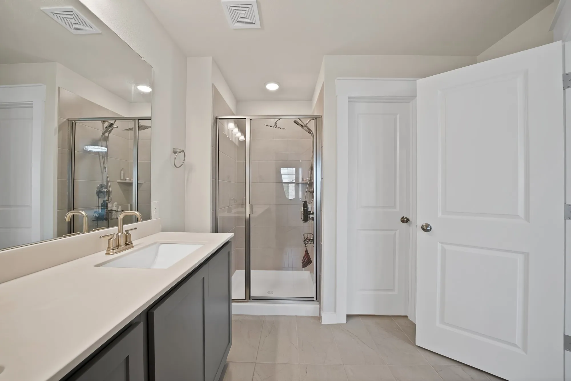 Townhouse For Sale in Dallas County , 6618 Baritone Court, Sachse, Texas 75048, 2 Bedroom, 2 Bathroom, 2 Garage spaces, 1,539 Sqft, built in 2023, mls#21405343, Real Estate Agent in Sachse, Homes For Sale in Dallas county, Homes For Sale in Sachse, Realtor in Sachse Texas, Real Estate Brokerage Independent Realty Texas, Luminita Cordes Realtor