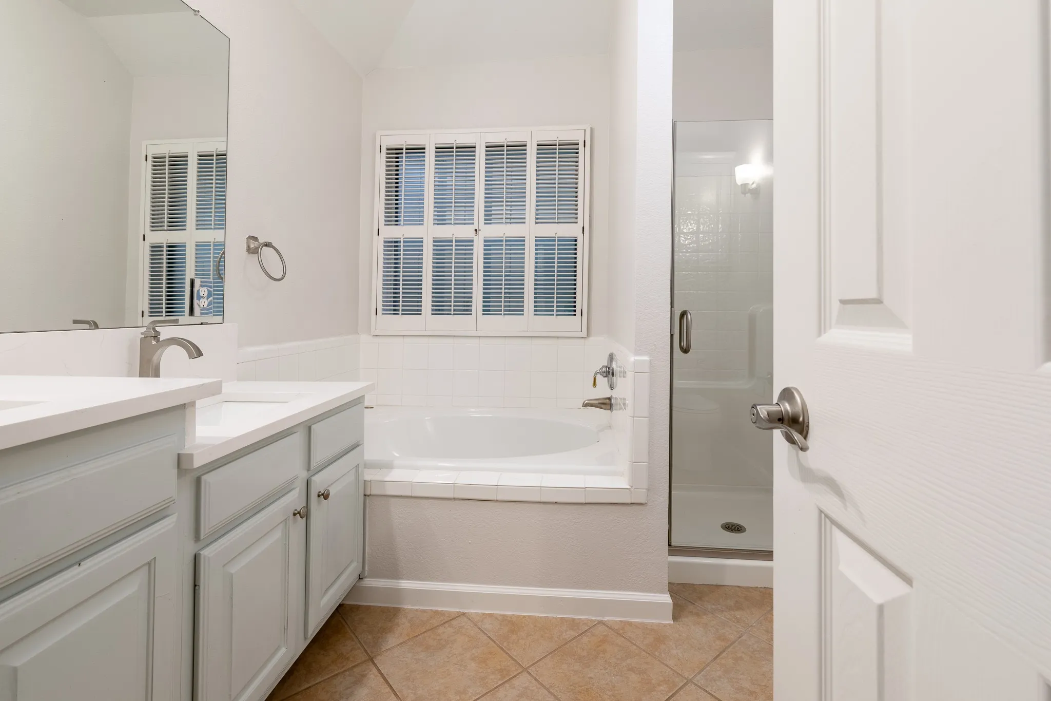 Single Family Residence For Sale in Collin County , 924 Inland Lane, Mc Kinney, Texas 75072, 3 Bedroom, 2 Bathroom, 2 Garage spaces, 1,700 Sqft, built in 2001, mls#21398931, Real Estate Agent in Mc Kinney, Homes For Sale in Collin county, Homes For Sale in Mc Kinney, Realtor in Mc Kinney Texas, Real Estate Brokerage Independent Realty Texas, Luminita Cordes Realtor