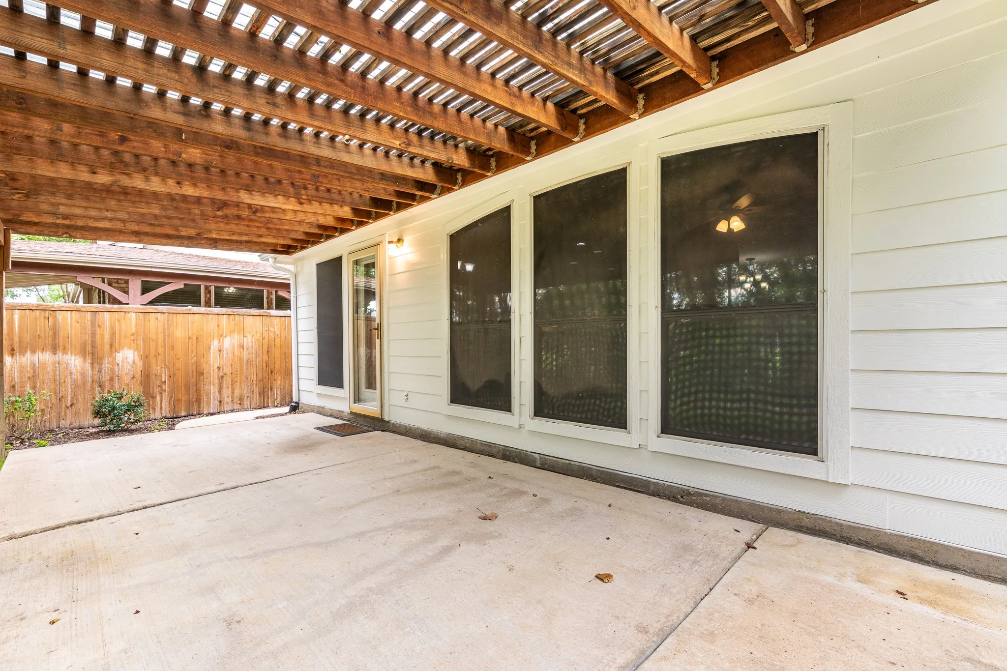 Single Family Residence For Sale in Collin County , 924 Inland Lane, Mc Kinney, Texas 75072, 3 Bedroom, 2 Bathroom, 2 Garage spaces, 1,700 Sqft, built in 2001, mls#21398931, Real Estate Agent in Mc Kinney, Homes For Sale in Collin county, Homes For Sale in Mc Kinney, Realtor in Mc Kinney Texas, Real Estate Brokerage Independent Realty Texas, Luminita Cordes Realtor