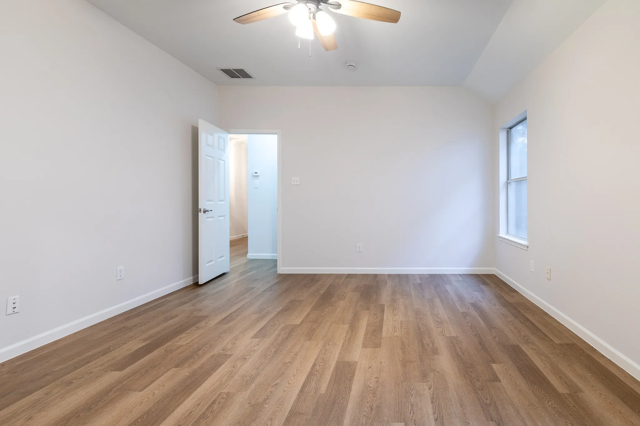 Single Family Residence For Sale in Collin County , 924 Inland Lane, Mc Kinney, Texas 75072, 3 Bedroom, 2 Bathroom, 2 Garage spaces, 1,700 Sqft, built in 2001, mls#21398931, Real Estate Agent in Mc Kinney, Homes For Sale in Collin county, Homes For Sale in Mc Kinney, Realtor in Mc Kinney Texas, Real Estate Brokerage Independent Realty Texas, Luminita Cordes Realtor