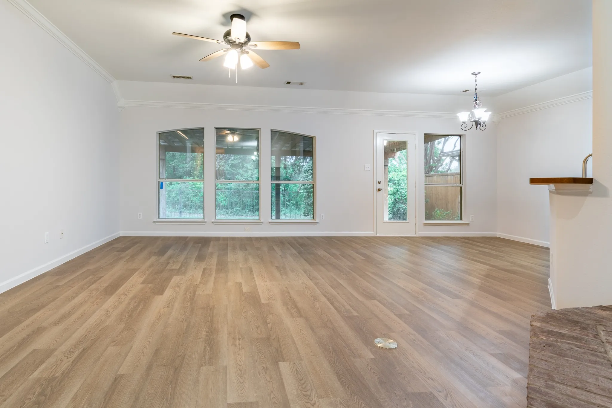 Single Family Residence For Sale in Collin County , 924 Inland Lane, Mc Kinney, Texas 75072, 3 Bedroom, 2 Bathroom, 2 Garage spaces, 1,700 Sqft, built in 2001, mls#21398931, Real Estate Agent in Mc Kinney, Homes For Sale in Collin county, Homes For Sale in Mc Kinney, Realtor in Mc Kinney Texas, Real Estate Brokerage Independent Realty Texas, Luminita Cordes Realtor