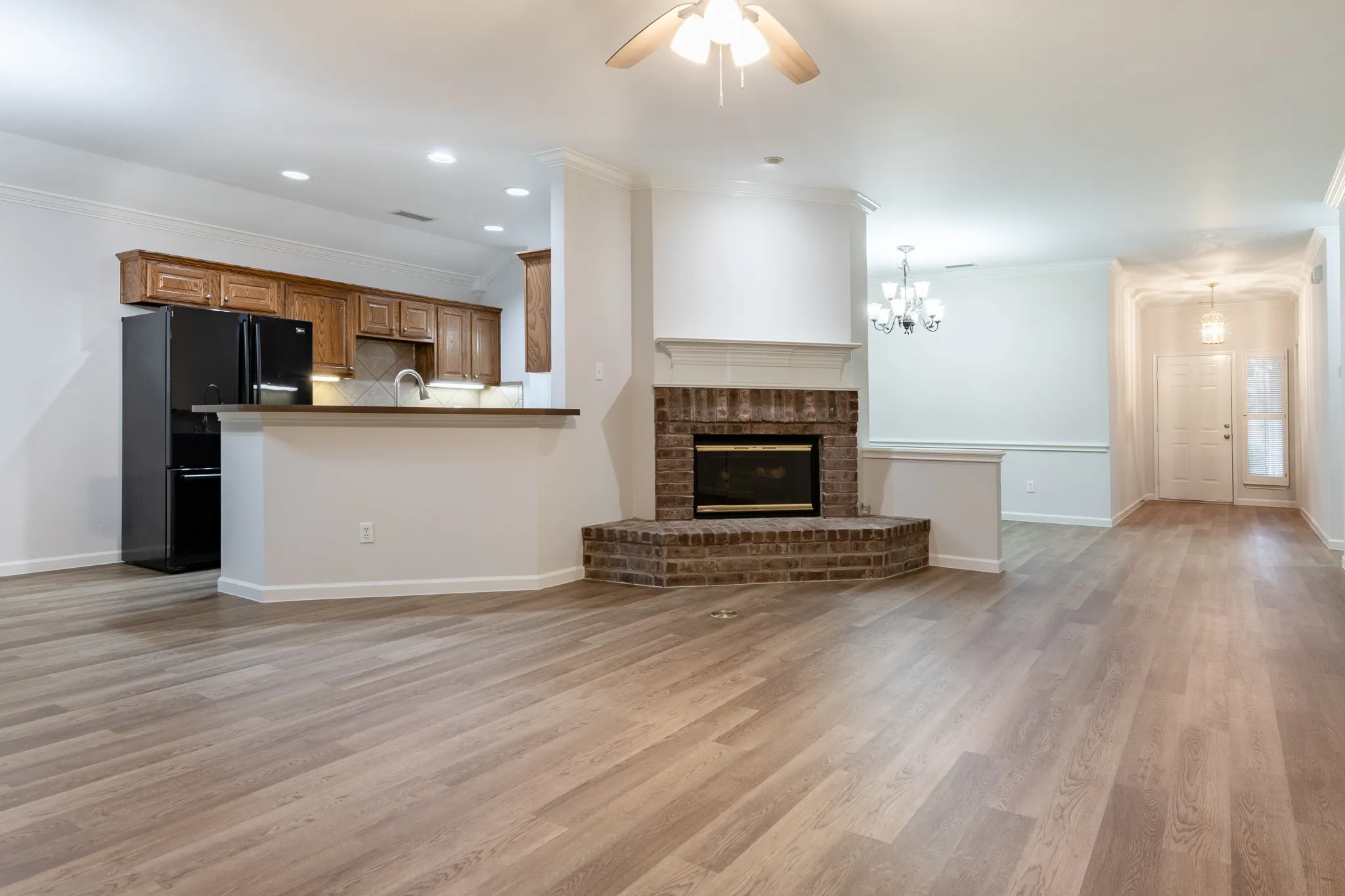 Single Family Residence For Sale in Collin County , 924 Inland Lane, Mc Kinney, Texas 75072, 3 Bedroom, 2 Bathroom, 2 Garage spaces, 1,700 Sqft, built in 2001, mls#21398931, Real Estate Agent in Mc Kinney, Homes For Sale in Collin county, Homes For Sale in Mc Kinney, Realtor in Mc Kinney Texas, Real Estate Brokerage Independent Realty Texas, Luminita Cordes Realtor
