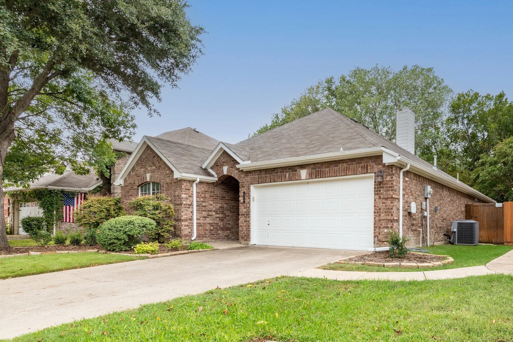 Single Family Residence For Sale in Collin County , 924 Inland Lane, Mc Kinney, Texas 75072, 3 Bedroom, 2 Bathroom, 2 Garage spaces, 1,700 Sqft, built in 2001, mls#21398931, Real Estate Agent in Mc Kinney, Homes For Sale in Collin county, Homes For Sale in Mc Kinney, Realtor in Mc Kinney Texas, Real Estate Brokerage Independent Realty Texas, Luminita Cordes Realtor