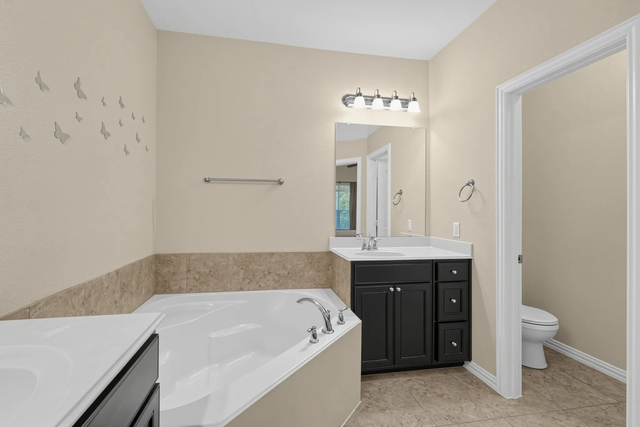 Townhouse For Sale in Collin County , 4668 Perthshire Court, Plano, Texas 75024, 3 Bedroom, 3 Bathroom, 2 Garage spaces, 1,825 Sqft, built in 2013, mls#21406568, Real Estate Agent in Plano, Homes For Sale in Collin county, Homes For Sale in Plano, Realtor in Plano Texas, Real Estate Brokerage Independent Realty Texas, Luminita Cordes Realtor