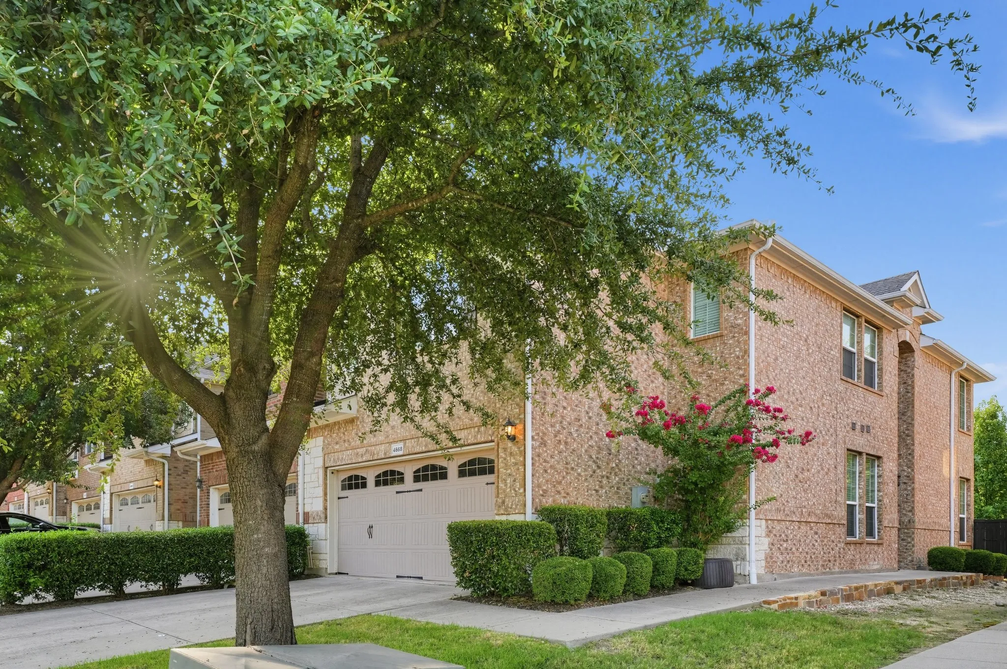 Townhouse For Sale in Collin County , 4668 Perthshire Court, Plano, Texas 75024, 3 Bedroom, 3 Bathroom, 2 Garage spaces, 1,825 Sqft, built in 2013, mls#21406568, Real Estate Agent in Plano, Homes For Sale in Collin county, Homes For Sale in Plano, Realtor in Plano Texas, Real Estate Brokerage Independent Realty Texas, Luminita Cordes Realtor