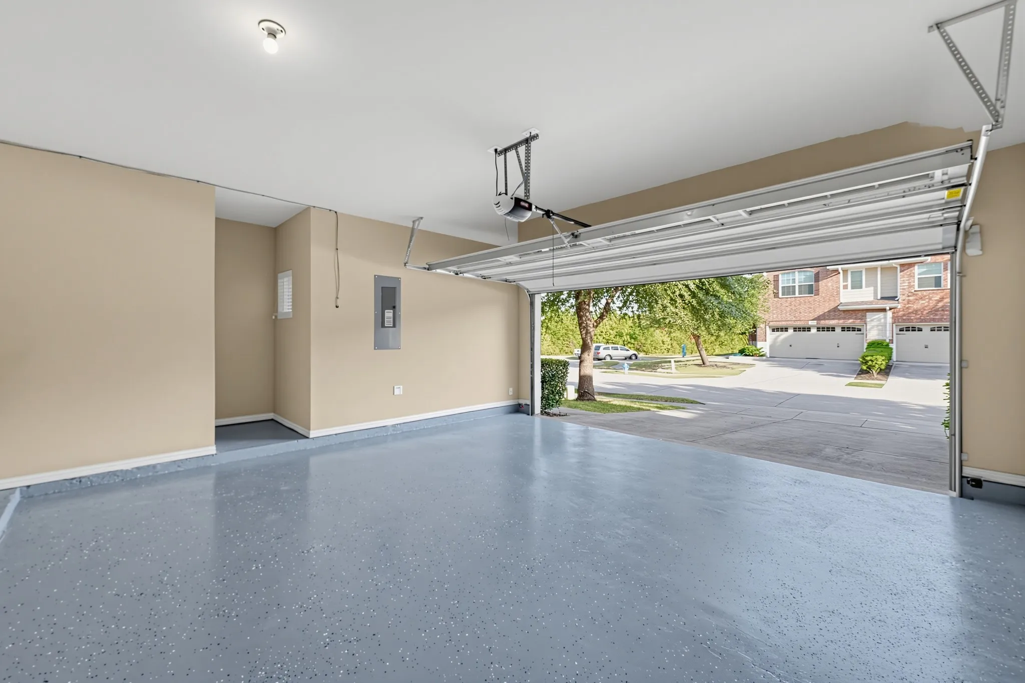 Townhouse For Sale in Collin County , 4668 Perthshire Court, Plano, Texas 75024, 3 Bedroom, 3 Bathroom, 2 Garage spaces, 1,825 Sqft, built in 2013, mls#21406568, Real Estate Agent in Plano, Homes For Sale in Collin county, Homes For Sale in Plano, Realtor in Plano Texas, Real Estate Brokerage Independent Realty Texas, Luminita Cordes Realtor