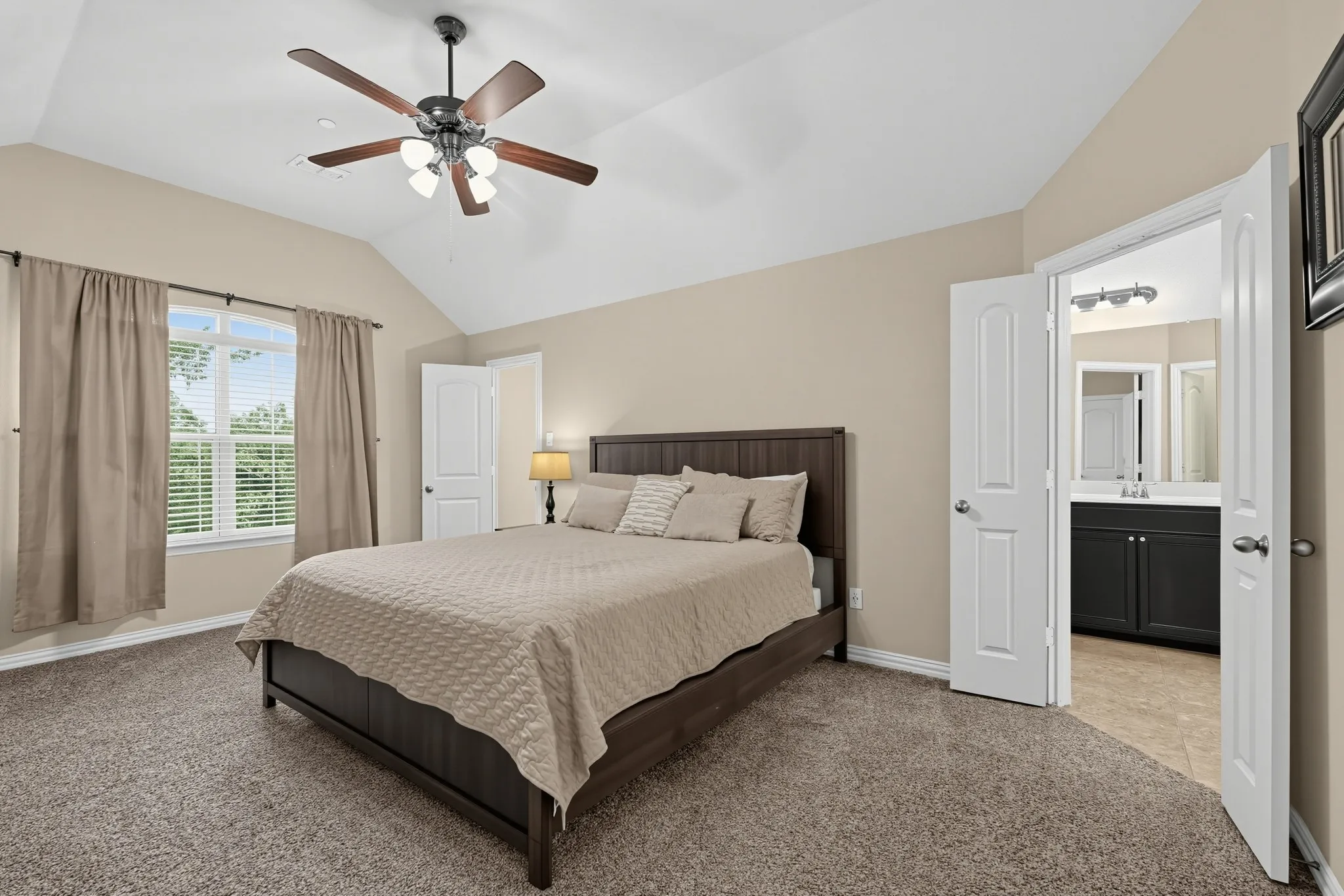 Townhouse For Sale in Collin County , 4668 Perthshire Court, Plano, Texas 75024, 3 Bedroom, 3 Bathroom, 2 Garage spaces, 1,825 Sqft, built in 2013, mls#21406568, Real Estate Agent in Plano, Homes For Sale in Collin county, Homes For Sale in Plano, Realtor in Plano Texas, Real Estate Brokerage Independent Realty Texas, Luminita Cordes Realtor