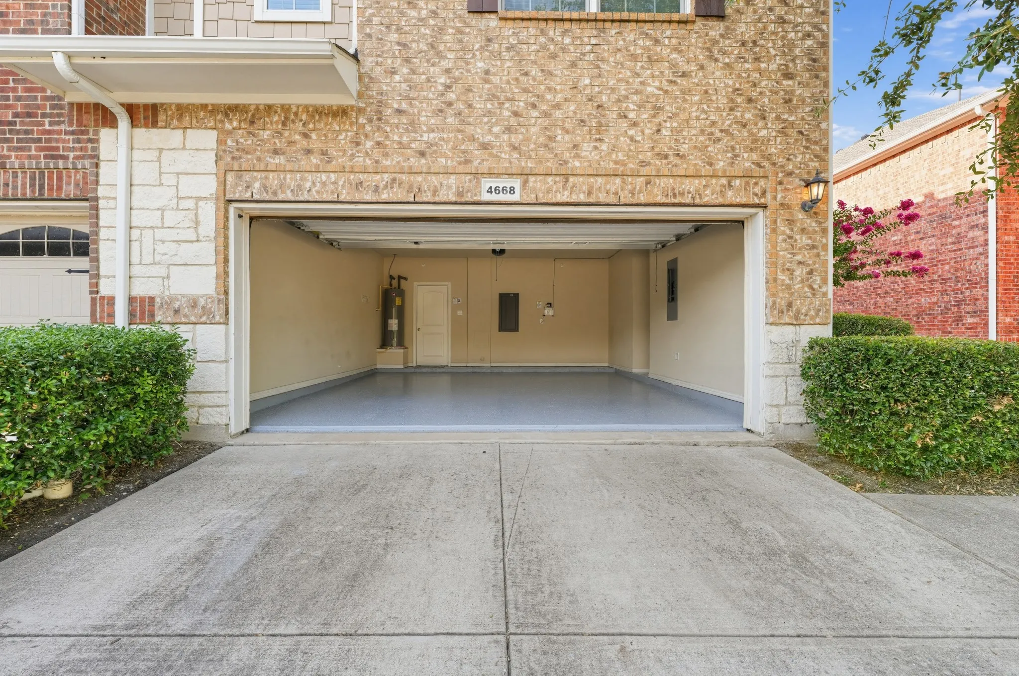 Townhouse For Sale in Collin County , 4668 Perthshire Court, Plano, Texas 75024, 3 Bedroom, 3 Bathroom, 2 Garage spaces, 1,825 Sqft, built in 2013, mls#21406568, Real Estate Agent in Plano, Homes For Sale in Collin county, Homes For Sale in Plano, Realtor in Plano Texas, Real Estate Brokerage Independent Realty Texas, Luminita Cordes Realtor