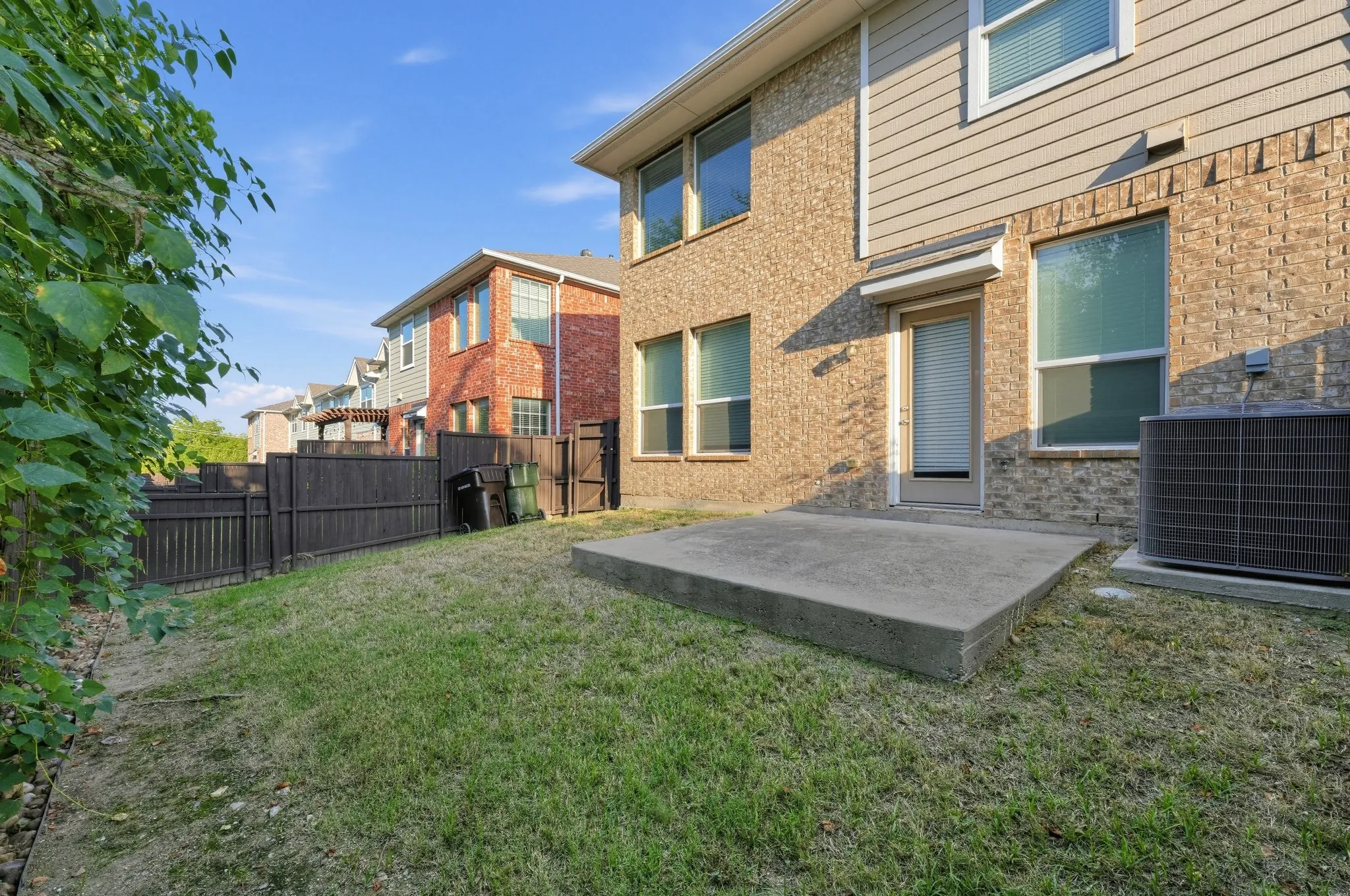 Townhouse For Sale in Collin County , 4668 Perthshire Court, Plano, Texas 75024, 3 Bedroom, 3 Bathroom, 2 Garage spaces, 1,825 Sqft, built in 2013, mls#21406568, Real Estate Agent in Plano, Homes For Sale in Collin county, Homes For Sale in Plano, Realtor in Plano Texas, Real Estate Brokerage Independent Realty Texas, Luminita Cordes Realtor