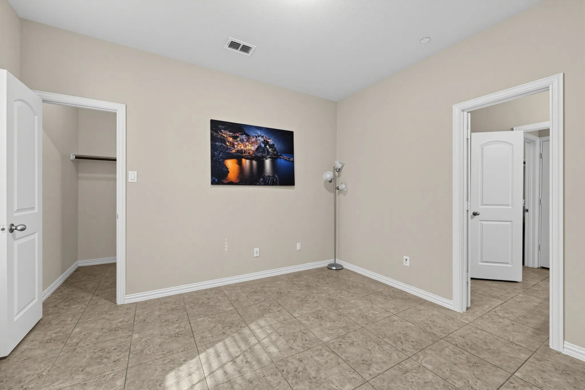 Townhouse For Sale in Collin County , 4668 Perthshire Court, Plano, Texas 75024, 3 Bedroom, 3 Bathroom, 2 Garage spaces, 1,825 Sqft, built in 2013, mls#21406568, Real Estate Agent in Plano, Homes For Sale in Collin county, Homes For Sale in Plano, Realtor in Plano Texas, Real Estate Brokerage Independent Realty Texas, Luminita Cordes Realtor