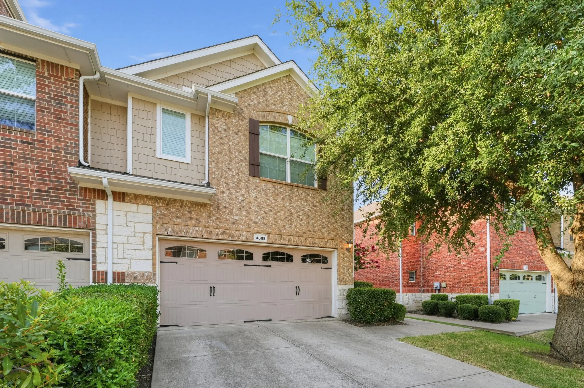 Townhouse For Sale in Collin County , 4668 Perthshire Court, Plano, Texas 75024, 3 Bedroom, 3 Bathroom, 2 Garage spaces, 1,825 Sqft, built in 2013, mls#21406568, Real Estate Agent in Plano, Homes For Sale in Collin county, Homes For Sale in Plano, Realtor in Plano Texas, Real Estate Brokerage Independent Realty Texas, Luminita Cordes Realtor