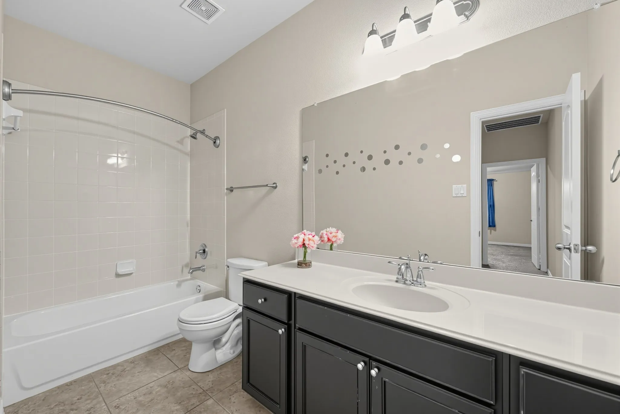 Townhouse For Sale in Collin County , 4668 Perthshire Court, Plano, Texas 75024, 3 Bedroom, 3 Bathroom, 2 Garage spaces, 1,825 Sqft, built in 2013, mls#21406568, Real Estate Agent in Plano, Homes For Sale in Collin county, Homes For Sale in Plano, Realtor in Plano Texas, Real Estate Brokerage Independent Realty Texas, Luminita Cordes Realtor