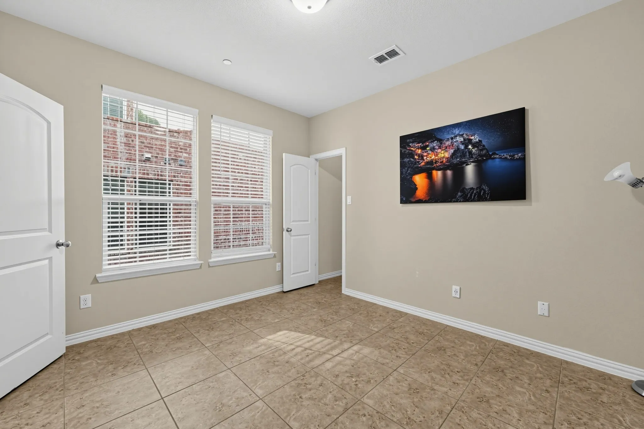 Townhouse For Sale in Collin County , 4668 Perthshire Court, Plano, Texas 75024, 3 Bedroom, 3 Bathroom, 2 Garage spaces, 1,825 Sqft, built in 2013, mls#21406568, Real Estate Agent in Plano, Homes For Sale in Collin county, Homes For Sale in Plano, Realtor in Plano Texas, Real Estate Brokerage Independent Realty Texas, Luminita Cordes Realtor