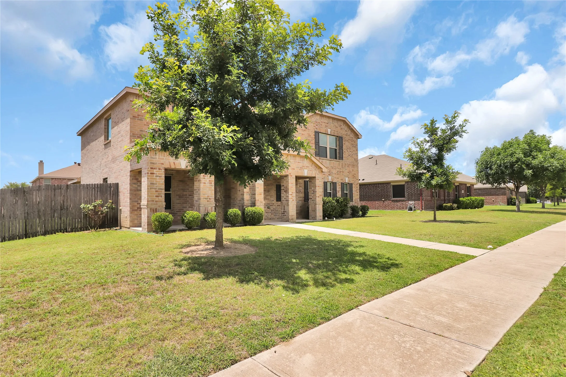 Single Family Residence For Rent in Dallas County , 728 Snapdragon Lane, De Soto, Texas 75115, 4 Bedroom, 3 Bathroom, 2 Garage spaces, 3,392 Sqft, built in 2016, mls#21406646, Real Estate Agent in De Soto, Homes For Rent in Dallas county, Homes For Rent in De Soto, Realtor in De Soto Texas, Real Estate Brokerage Independent Realty Texas, Luminita Cordes Realtor