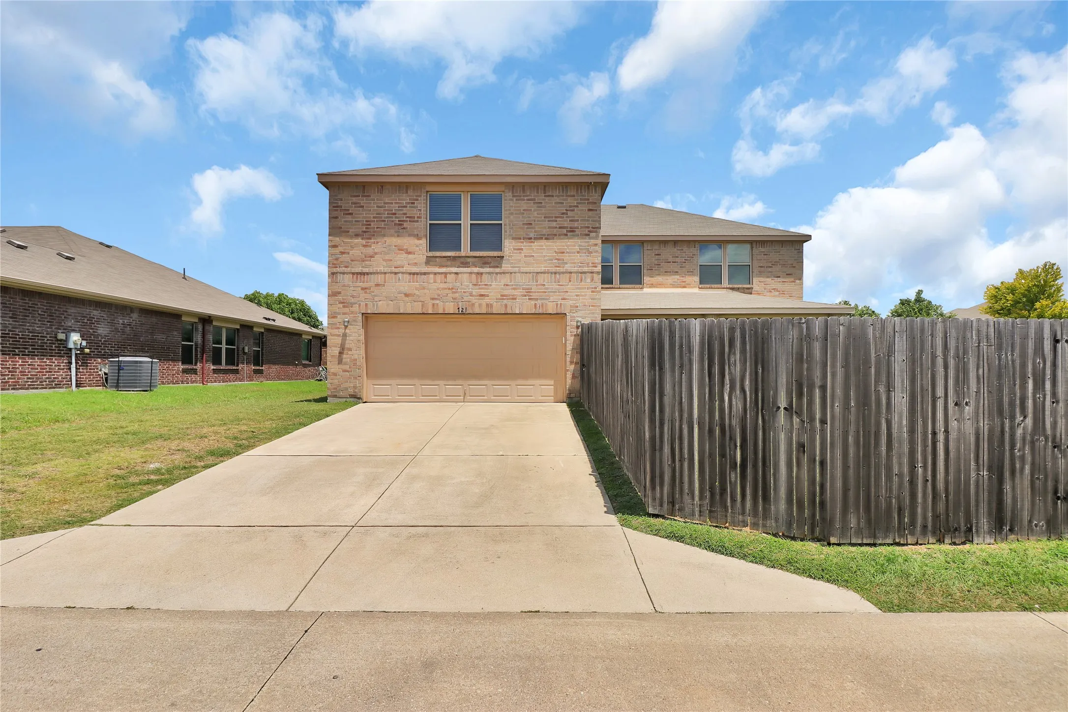 Single Family Residence For Rent in Dallas County , 728 Snapdragon Lane, De Soto, Texas 75115, 4 Bedroom, 3 Bathroom, 2 Garage spaces, 3,392 Sqft, built in 2016, mls#21406646, Real Estate Agent in De Soto, Homes For Rent in Dallas county, Homes For Rent in De Soto, Realtor in De Soto Texas, Real Estate Brokerage Independent Realty Texas, Luminita Cordes Realtor