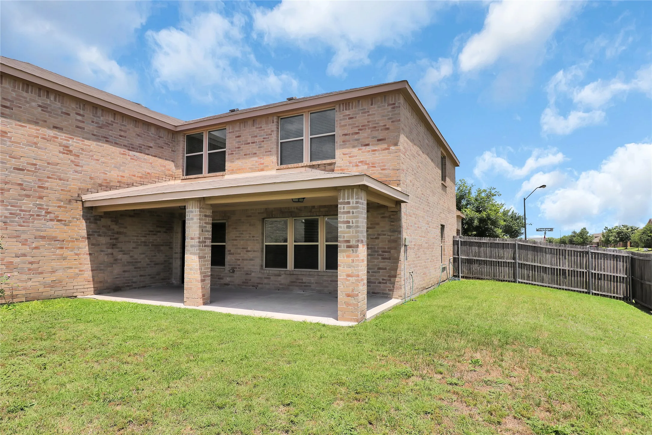 Single Family Residence For Rent in Dallas County , 728 Snapdragon Lane, De Soto, Texas 75115, 4 Bedroom, 3 Bathroom, 2 Garage spaces, 3,392 Sqft, built in 2016, mls#21406646, Real Estate Agent in De Soto, Homes For Rent in Dallas county, Homes For Rent in De Soto, Realtor in De Soto Texas, Real Estate Brokerage Independent Realty Texas, Luminita Cordes Realtor