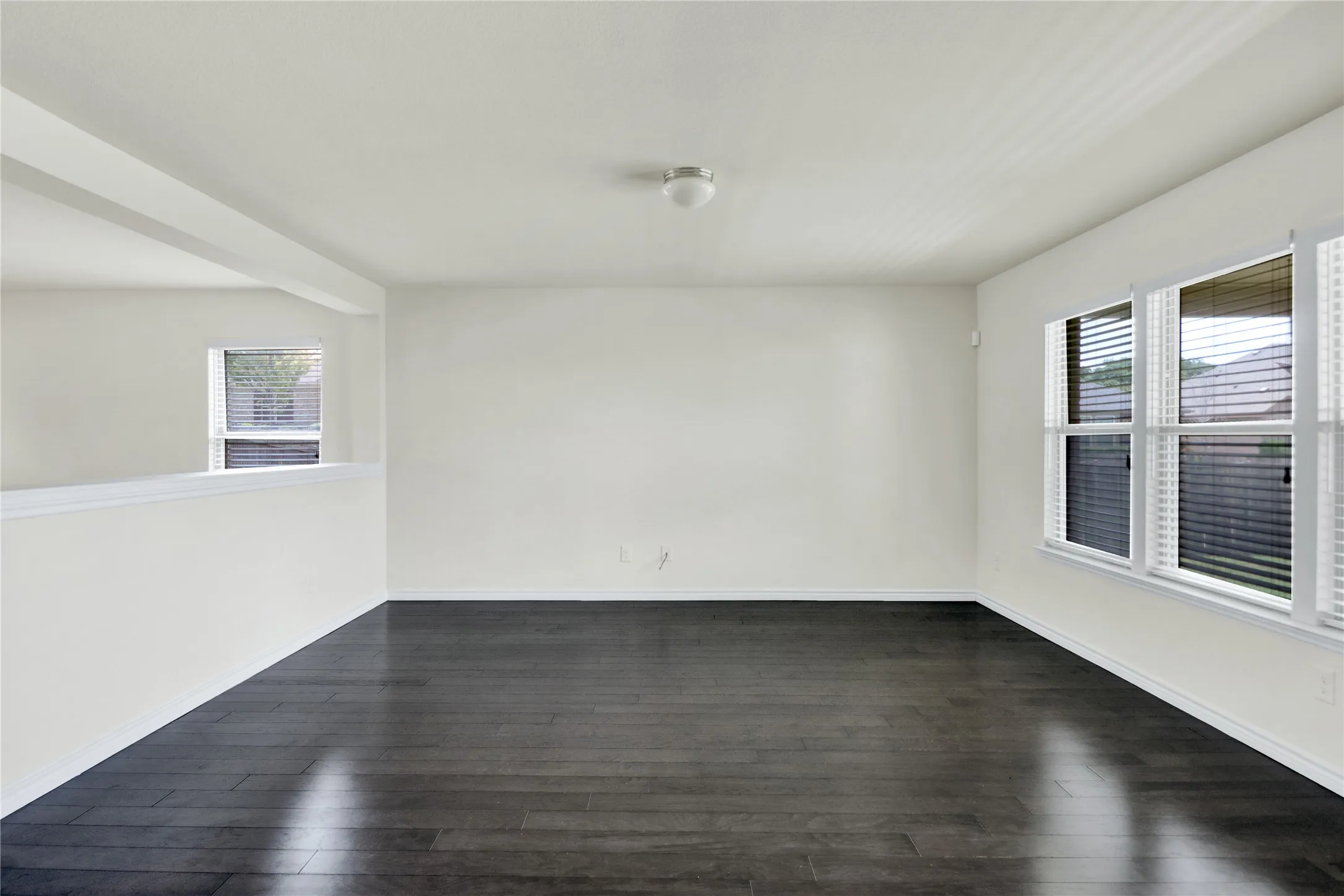 Single Family Residence For Rent in Dallas County , 728 Snapdragon Lane, De Soto, Texas 75115, 4 Bedroom, 3 Bathroom, 2 Garage spaces, 3,392 Sqft, built in 2016, mls#21406646, Real Estate Agent in De Soto, Homes For Rent in Dallas county, Homes For Rent in De Soto, Realtor in De Soto Texas, Real Estate Brokerage Independent Realty Texas, Luminita Cordes Realtor