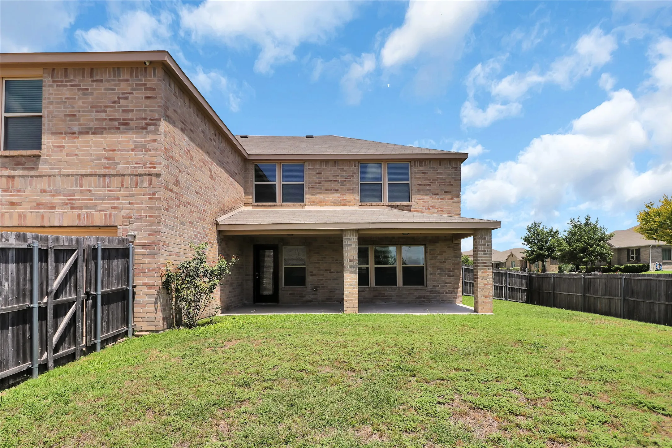 Single Family Residence For Rent in Dallas County , 728 Snapdragon Lane, De Soto, Texas 75115, 4 Bedroom, 3 Bathroom, 2 Garage spaces, 3,392 Sqft, built in 2016, mls#21406646, Real Estate Agent in De Soto, Homes For Rent in Dallas county, Homes For Rent in De Soto, Realtor in De Soto Texas, Real Estate Brokerage Independent Realty Texas, Luminita Cordes Realtor