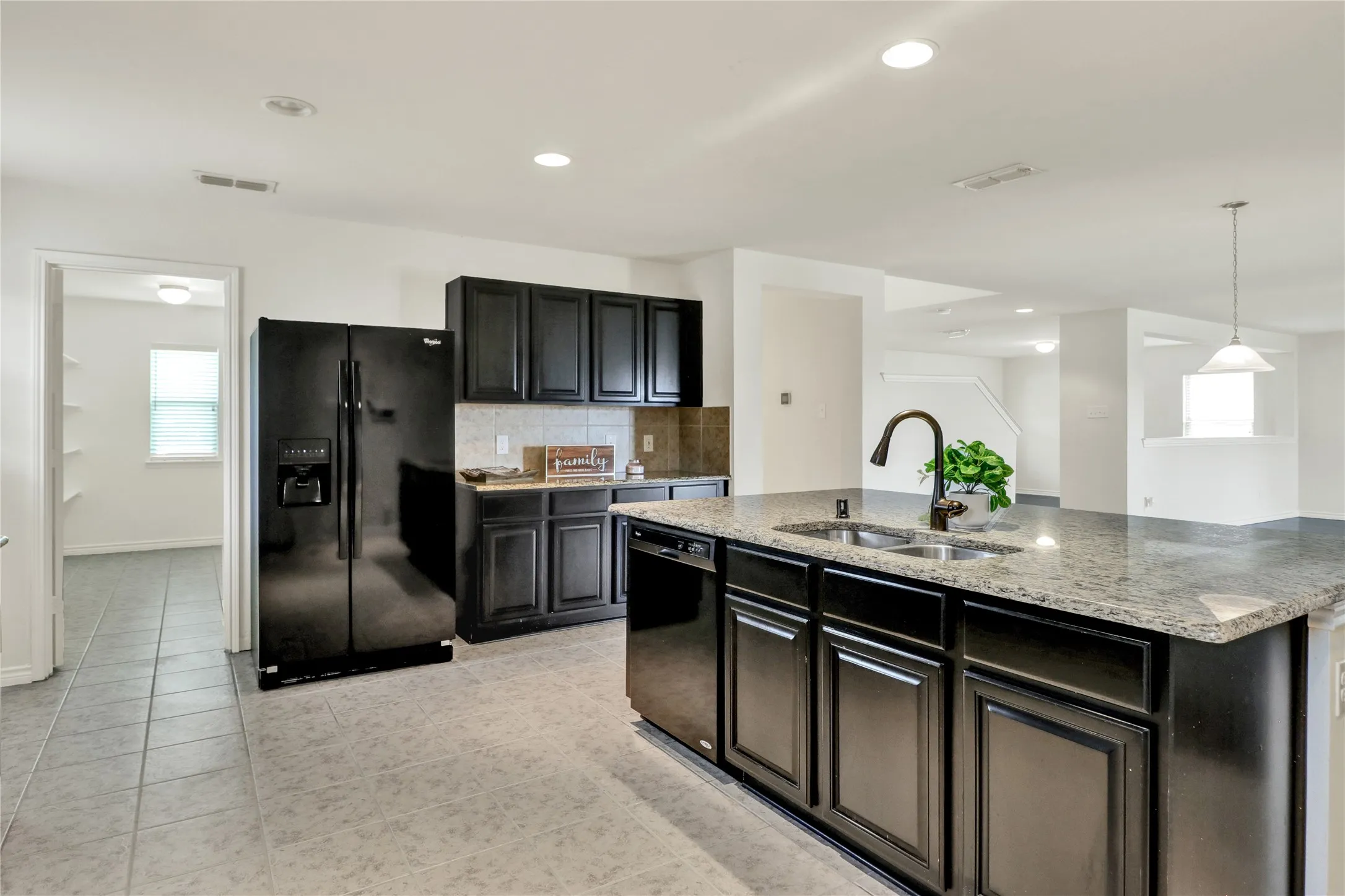 Single Family Residence For Rent in Dallas County , 728 Snapdragon Lane, De Soto, Texas 75115, 4 Bedroom, 3 Bathroom, 2 Garage spaces, 3,392 Sqft, built in 2016, mls#21406646, Real Estate Agent in De Soto, Homes For Rent in Dallas county, Homes For Rent in De Soto, Realtor in De Soto Texas, Real Estate Brokerage Independent Realty Texas, Luminita Cordes Realtor