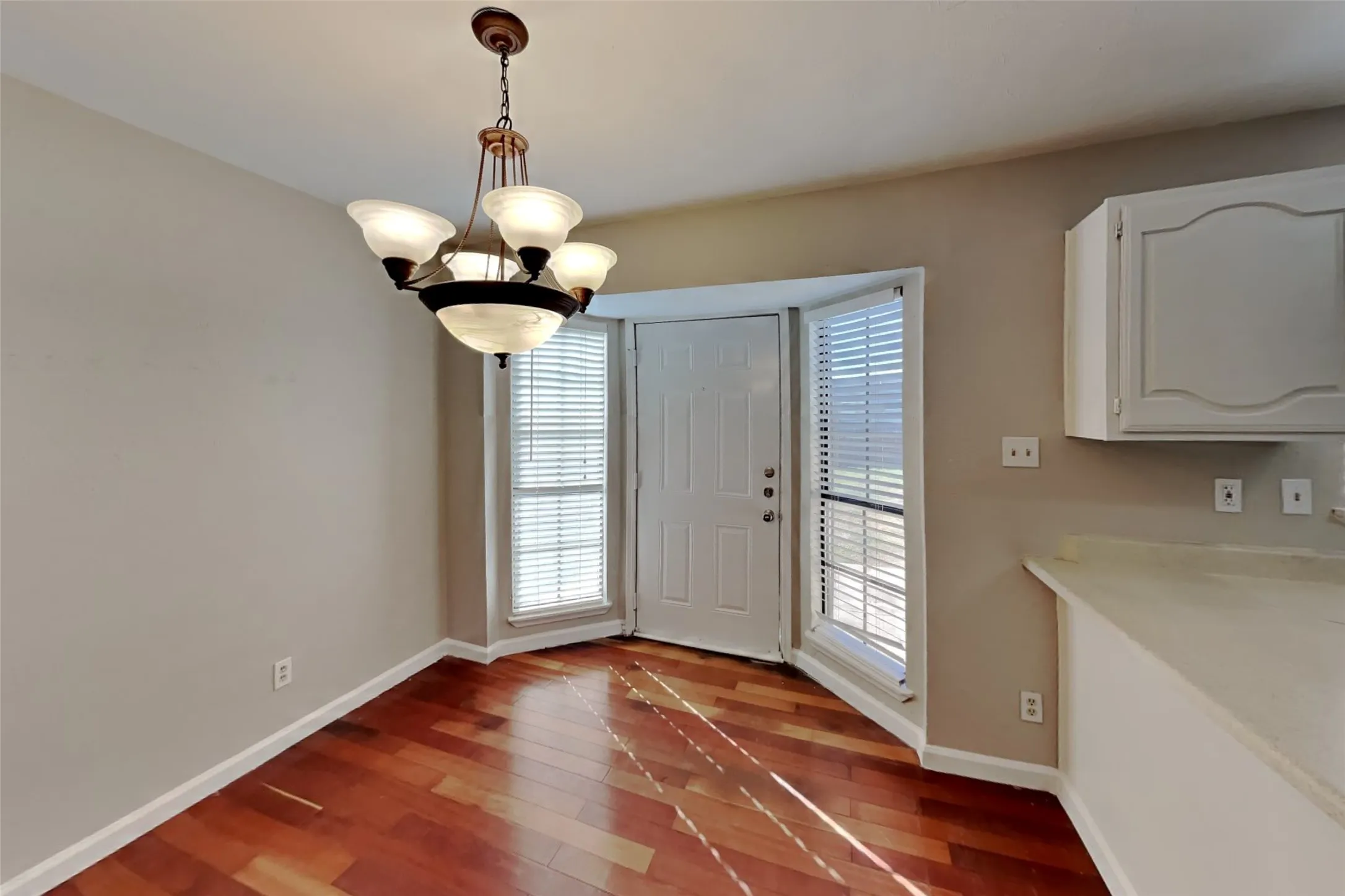 Single Family Residence For Rent in Denton County , 4129 Ballard Trail, The Colony, Texas 75056, 4 Bedroom, 2 Bathroom, 2 Garage spaces, 1,626 Sqft, built in 1985, mls#21406648, Real Estate Agent in The Colony, Homes For Rent in Denton county, Homes For Rent in The Colony, Realtor in The Colony Texas, Real Estate Brokerage Independent Realty Texas, Luminita Cordes Realtor
