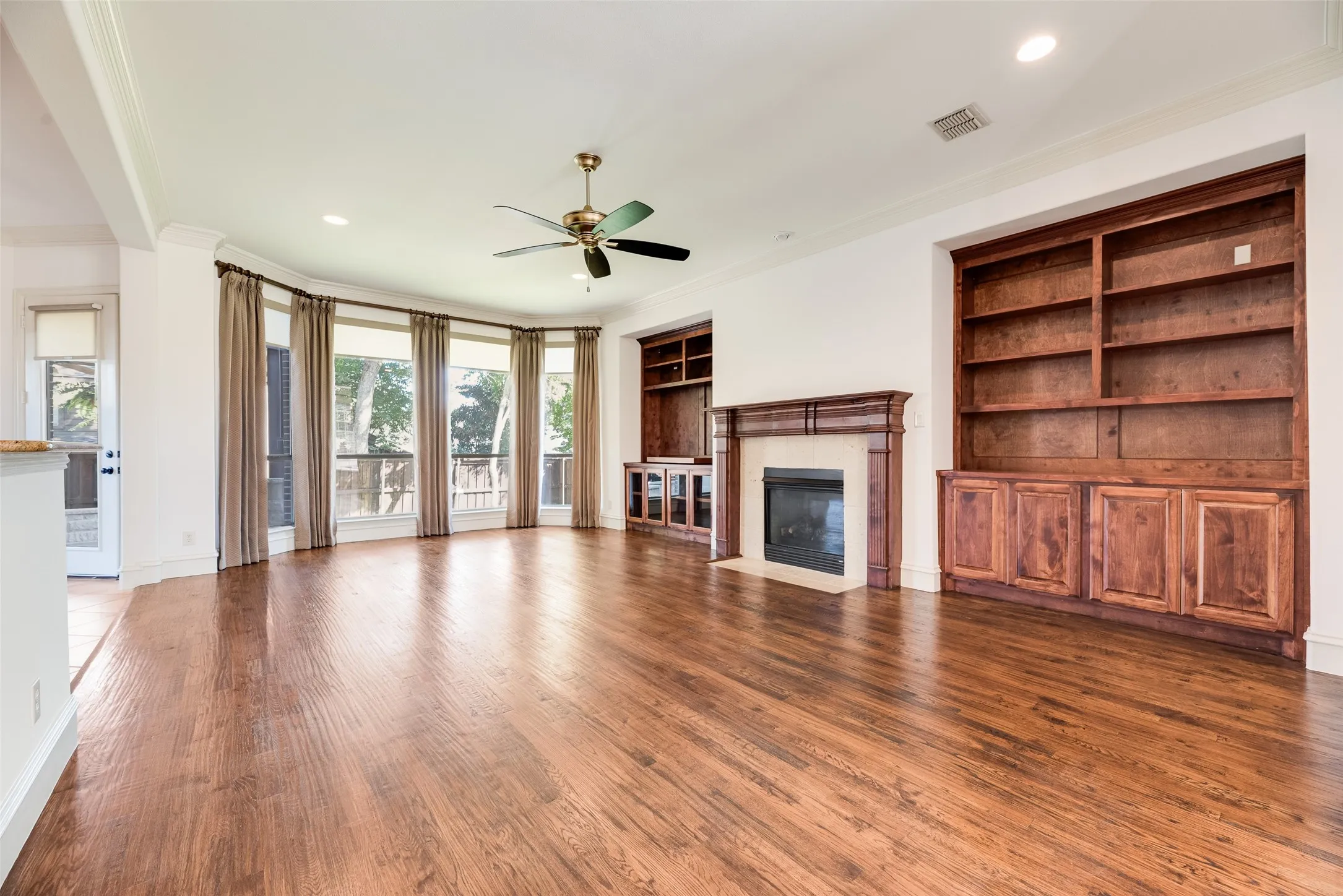Single Family Residence For Sale in Collin County , 942 Redbird Lane, Allen, Texas 75013, 4 Bedroom, 3 Bathroom, 3 Garage spaces, 3,968 Sqft, built in 2008, mls#21403497, Real Estate Agent in Allen, Homes For Sale in Collin county, Homes For Sale in Allen, Realtor in Allen Texas, Real Estate Brokerage Independent Realty Texas, Luminita Cordes Realtor