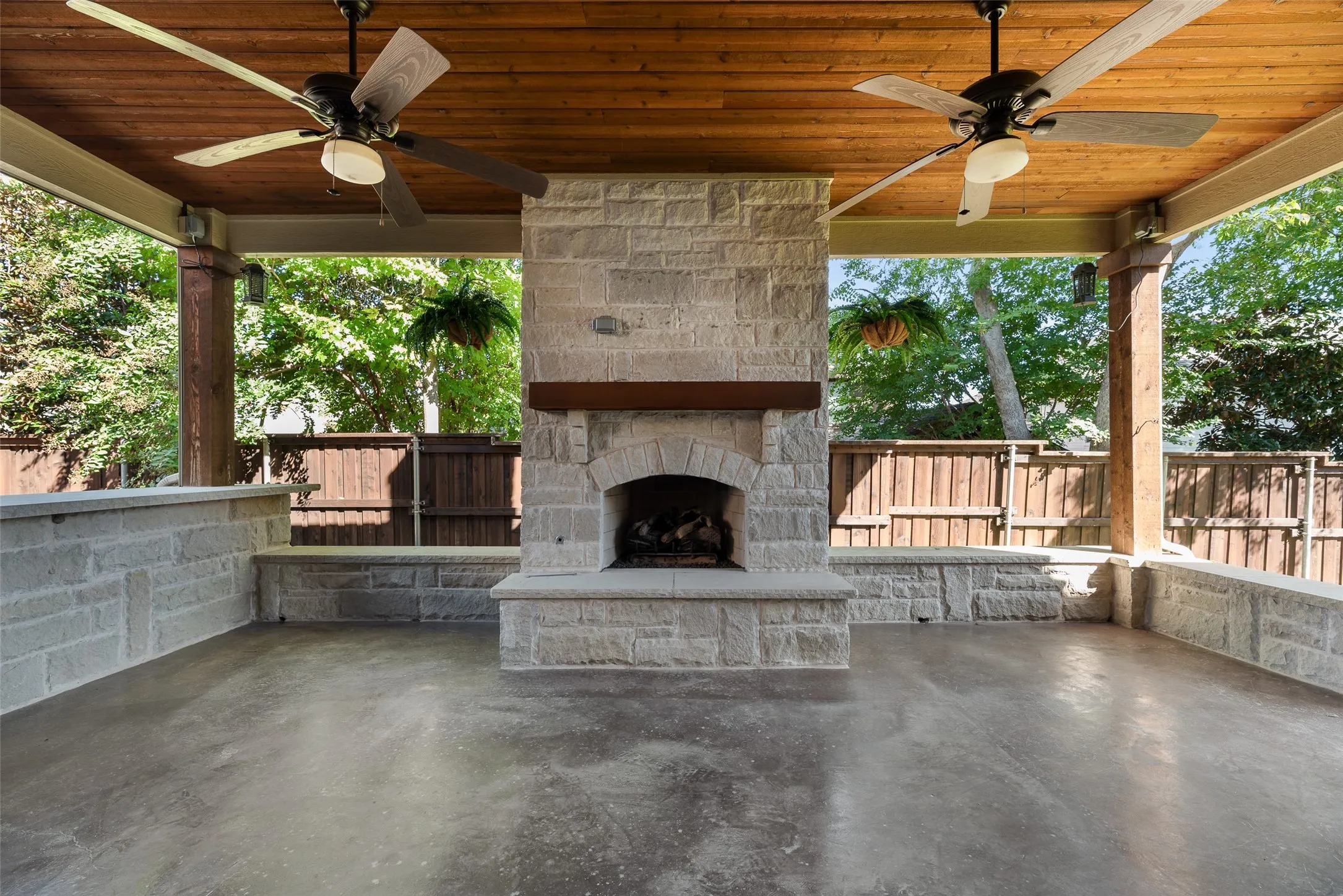 Single Family Residence For Sale in Collin County , 942 Redbird Lane, Allen, Texas 75013, 4 Bedroom, 3 Bathroom, 3 Garage spaces, 3,968 Sqft, built in 2008, mls#21403497, Real Estate Agent in Allen, Homes For Sale in Collin county, Homes For Sale in Allen, Realtor in Allen Texas, Real Estate Brokerage Independent Realty Texas, Luminita Cordes Realtor