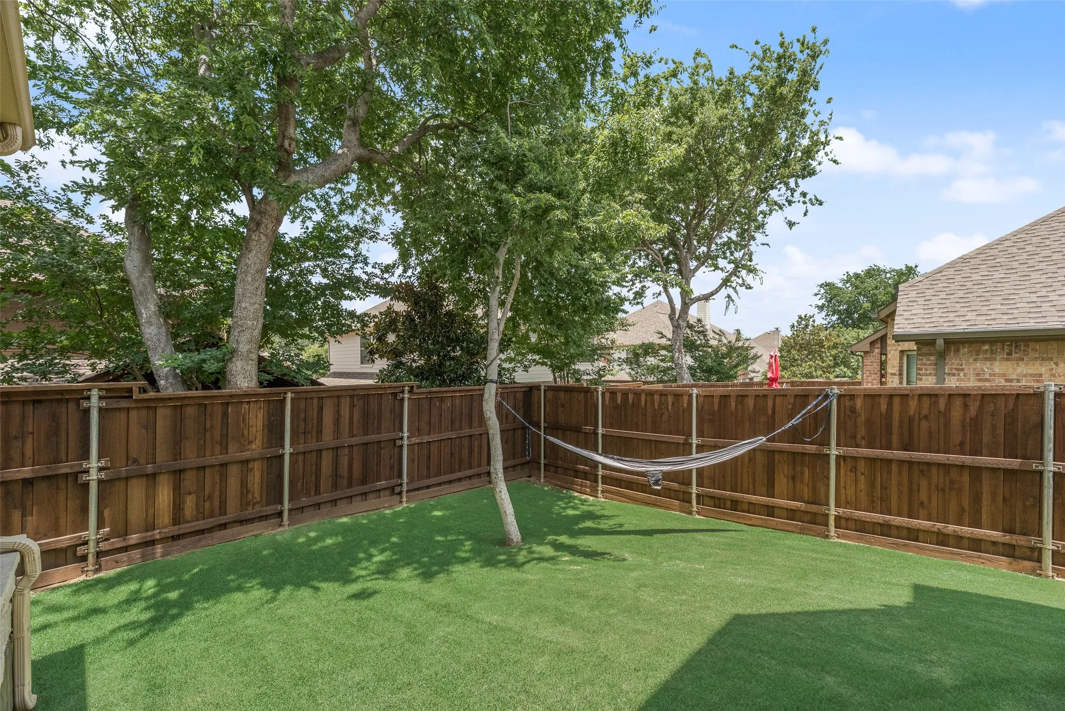 Single Family Residence For Sale in Collin County , 942 Redbird Lane, Allen, Texas 75013, 4 Bedroom, 3 Bathroom, 3 Garage spaces, 3,968 Sqft, built in 2008, mls#21403497, Real Estate Agent in Allen, Homes For Sale in Collin county, Homes For Sale in Allen, Realtor in Allen Texas, Real Estate Brokerage Independent Realty Texas, Luminita Cordes Realtor