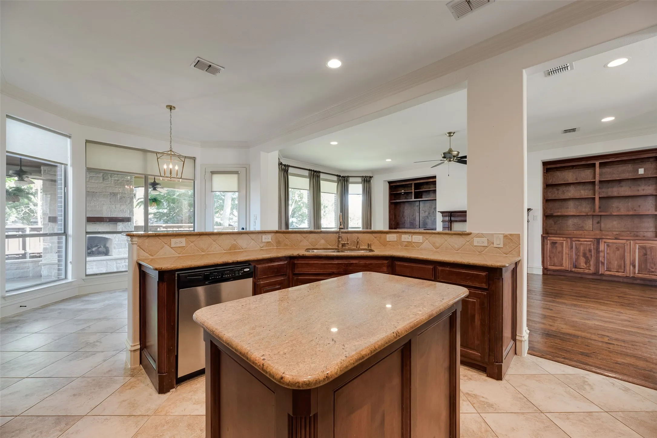 Single Family Residence For Sale in Collin County , 942 Redbird Lane, Allen, Texas 75013, 4 Bedroom, 3 Bathroom, 3 Garage spaces, 3,968 Sqft, built in 2008, mls#21403497, Real Estate Agent in Allen, Homes For Sale in Collin county, Homes For Sale in Allen, Realtor in Allen Texas, Real Estate Brokerage Independent Realty Texas, Luminita Cordes Realtor