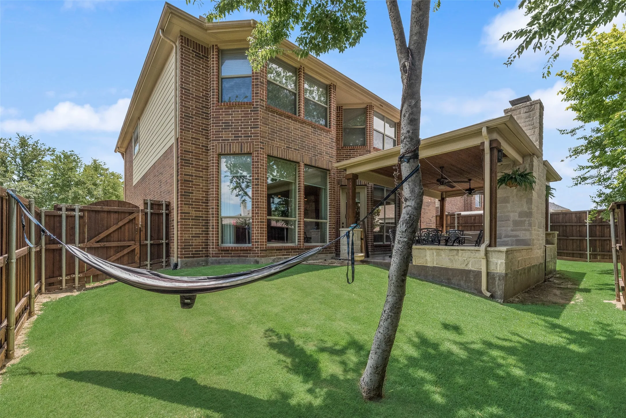 Single Family Residence For Sale in Collin County , 942 Redbird Lane, Allen, Texas 75013, 4 Bedroom, 3 Bathroom, 3 Garage spaces, 3,968 Sqft, built in 2008, mls#21403497, Real Estate Agent in Allen, Homes For Sale in Collin county, Homes For Sale in Allen, Realtor in Allen Texas, Real Estate Brokerage Independent Realty Texas, Luminita Cordes Realtor
