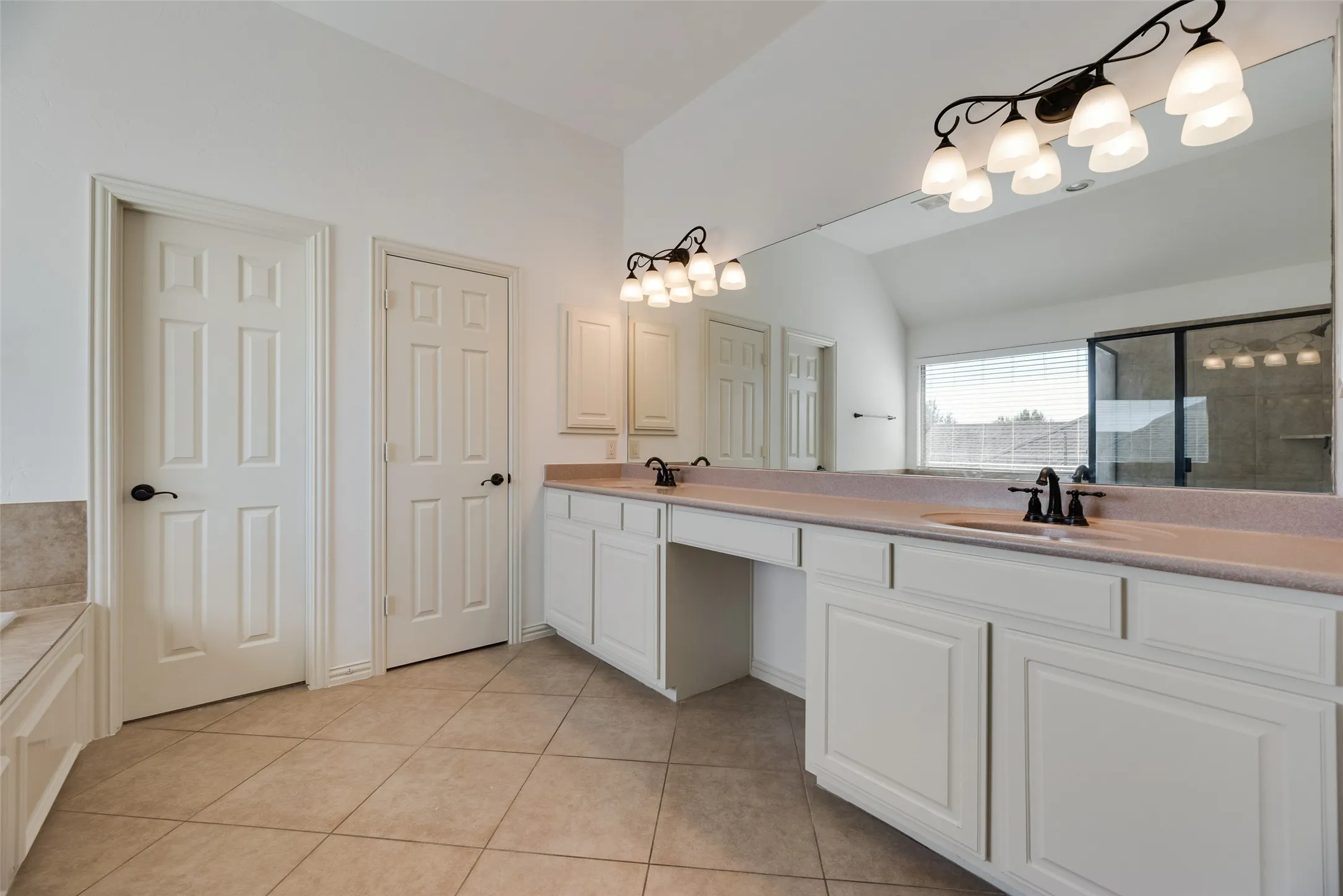 Single Family Residence For Sale in Collin County , 942 Redbird Lane, Allen, Texas 75013, 4 Bedroom, 3 Bathroom, 3 Garage spaces, 3,968 Sqft, built in 2008, mls#21403497, Real Estate Agent in Allen, Homes For Sale in Collin county, Homes For Sale in Allen, Realtor in Allen Texas, Real Estate Brokerage Independent Realty Texas, Luminita Cordes Realtor