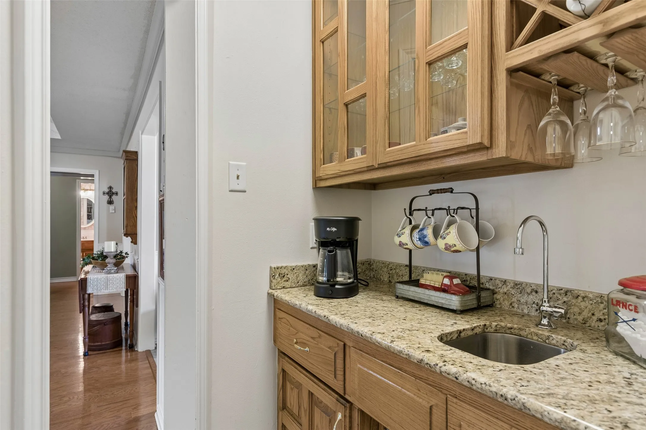Single Family Residence For Sale in Grayson County , 2529 Nantucket Drive, Sherman, Texas 75092, 4 Bedroom, 4 Bathroom, 2 Garage spaces, 2,666 Sqft, built in 1975, mls#21403965, Real Estate Agent in Sherman, Homes For Sale in Grayson county, Homes For Sale in Sherman, Realtor in Sherman Texas, Real Estate Brokerage Independent Realty Texas, Luminita Cordes Realtor