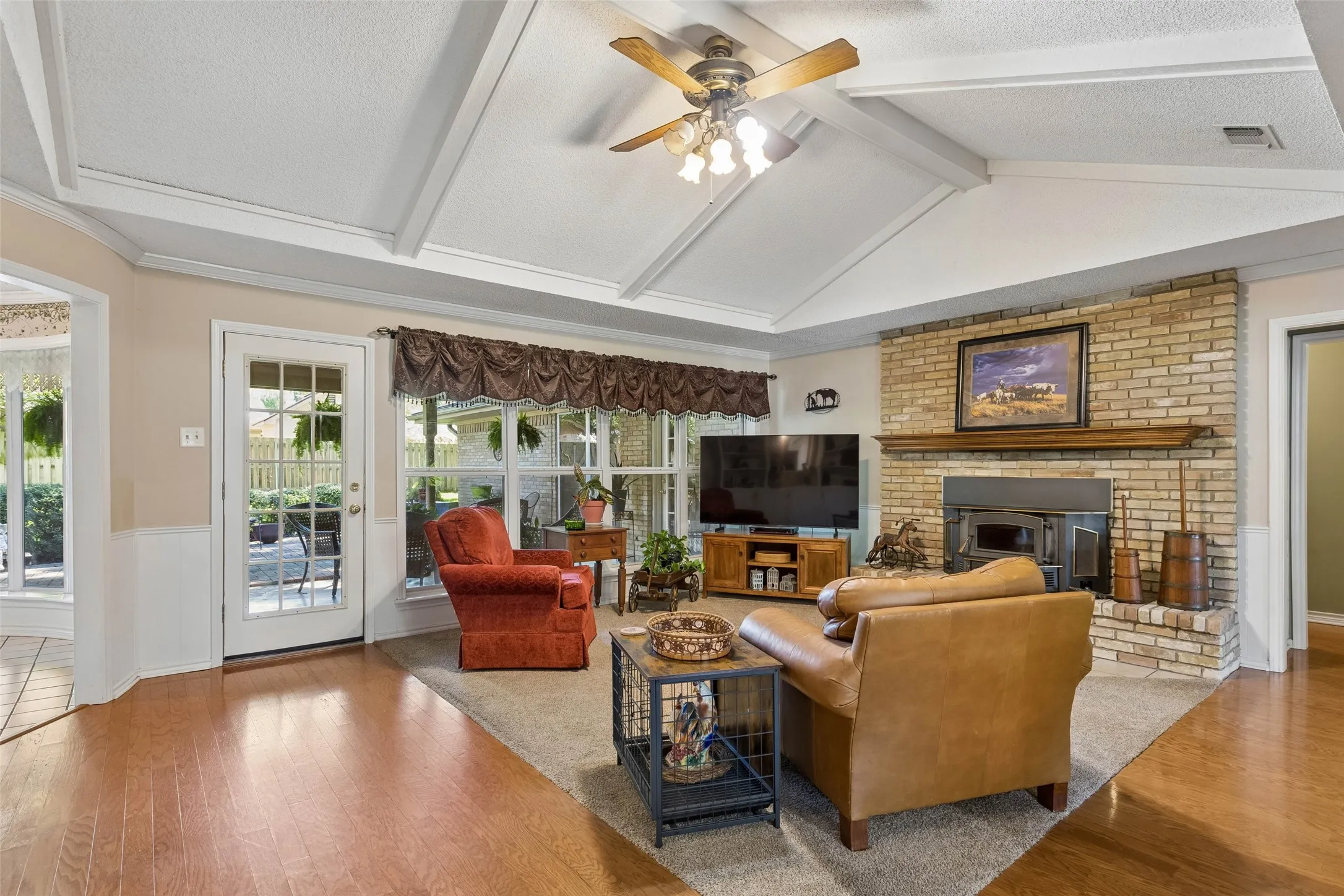 Single Family Residence For Sale in Grayson County , 2529 Nantucket Drive, Sherman, Texas 75092, 4 Bedroom, 4 Bathroom, 2 Garage spaces, 2,666 Sqft, built in 1975, mls#21403965, Real Estate Agent in Sherman, Homes For Sale in Grayson county, Homes For Sale in Sherman, Realtor in Sherman Texas, Real Estate Brokerage Independent Realty Texas, Luminita Cordes Realtor