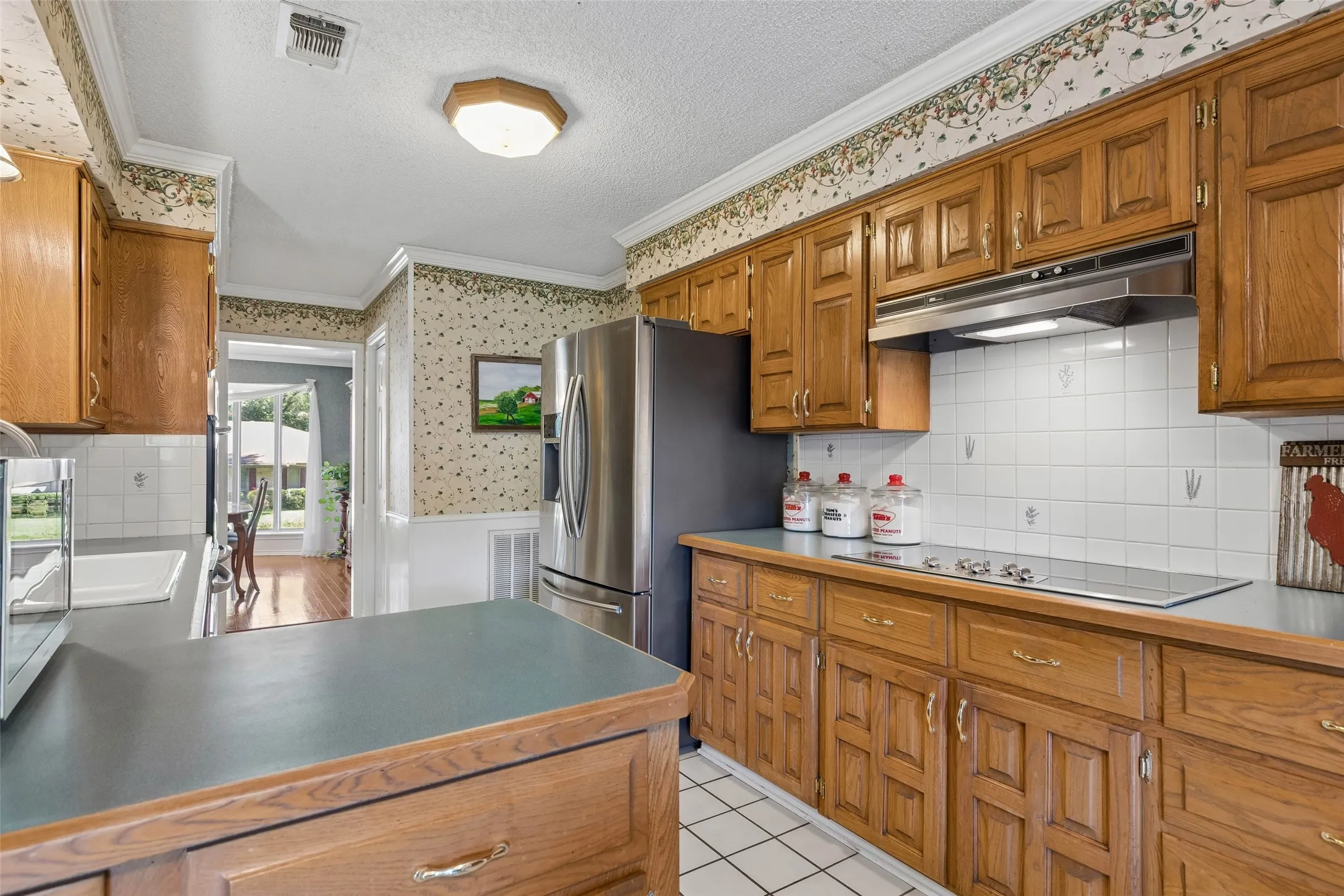 Single Family Residence For Sale in Grayson County , 2529 Nantucket Drive, Sherman, Texas 75092, 4 Bedroom, 4 Bathroom, 2 Garage spaces, 2,666 Sqft, built in 1975, mls#21403965, Real Estate Agent in Sherman, Homes For Sale in Grayson county, Homes For Sale in Sherman, Realtor in Sherman Texas, Real Estate Brokerage Independent Realty Texas, Luminita Cordes Realtor