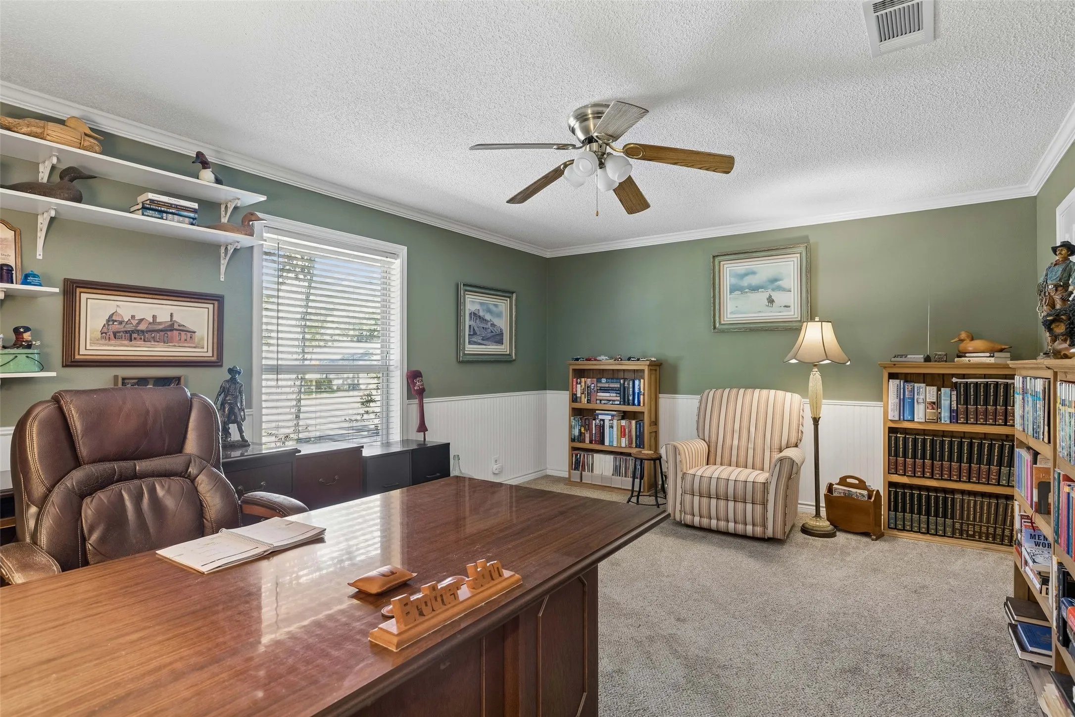 Single Family Residence For Sale in Grayson County , 2529 Nantucket Drive, Sherman, Texas 75092, 4 Bedroom, 4 Bathroom, 2 Garage spaces, 2,666 Sqft, built in 1975, mls#21403965, Real Estate Agent in Sherman, Homes For Sale in Grayson county, Homes For Sale in Sherman, Realtor in Sherman Texas, Real Estate Brokerage Independent Realty Texas, Luminita Cordes Realtor