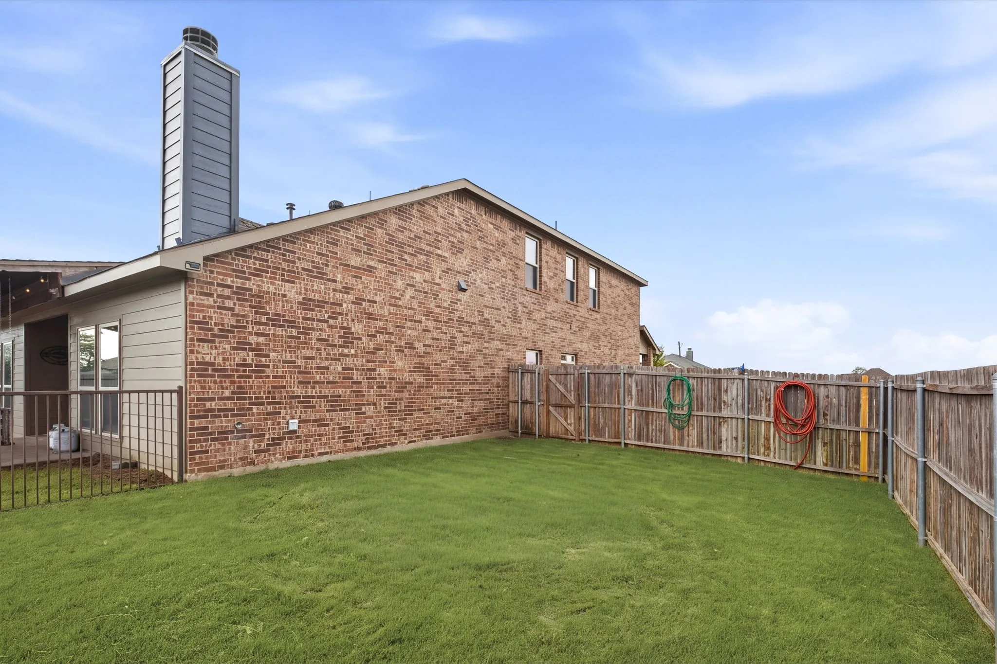 Single Family Residence For Sale in Grayson County , 1411 Saint Johns Drive, Van Alstyne, Texas 75495, 5 Bedroom, 4 Bathroom, 2 Garage spaces, 2,913 Sqft, built in 2015, mls#21404756, Real Estate Agent in Van Alstyne, Homes For Sale in Grayson county, Homes For Sale in Van Alstyne, Realtor in Van Alstyne Texas, Real Estate Brokerage Independent Realty Texas, Luminita Cordes Realtor
