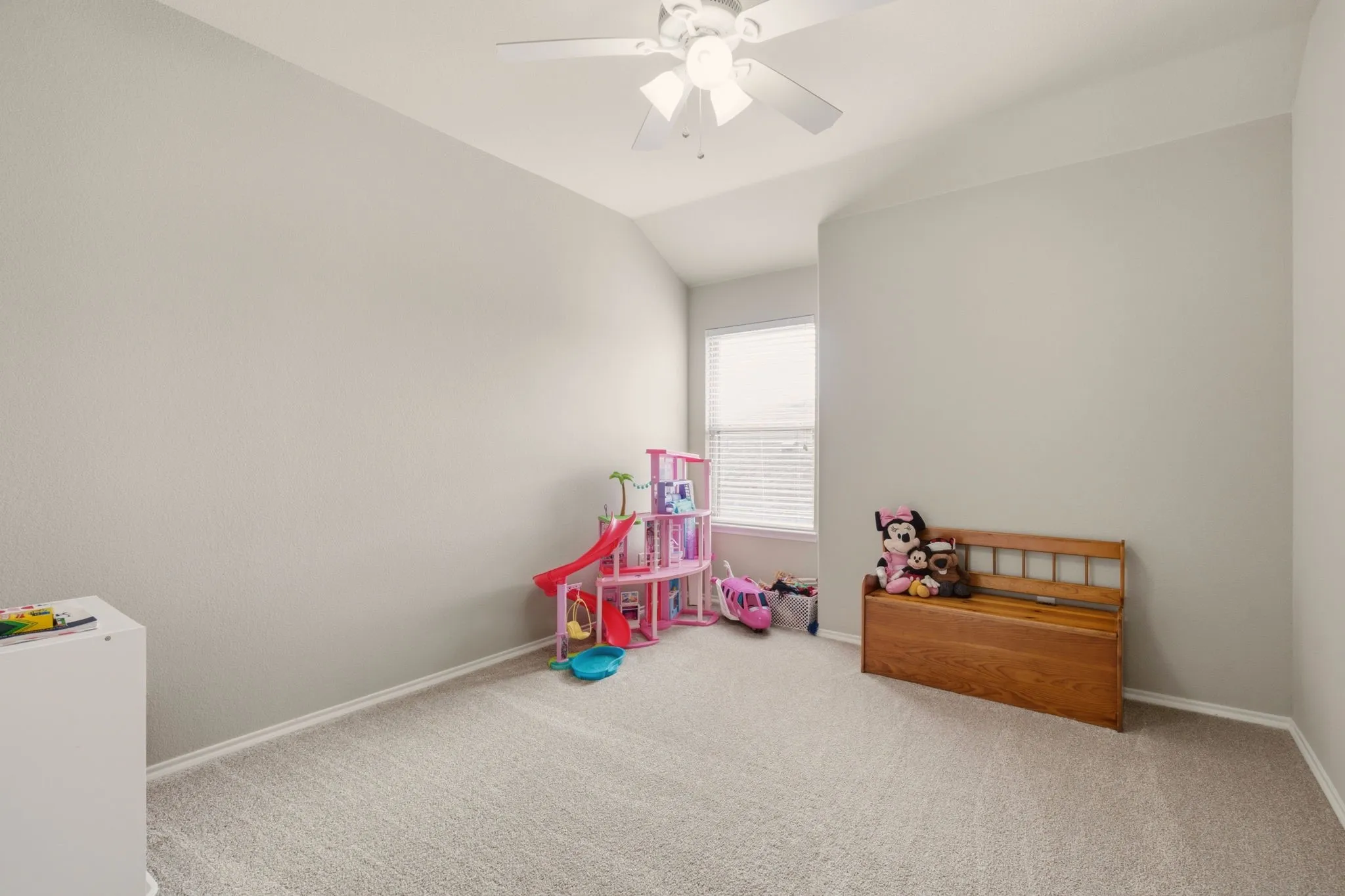 Single Family Residence For Sale in Grayson County , 1411 Saint Johns Drive, Van Alstyne, Texas 75495, 5 Bedroom, 4 Bathroom, 2 Garage spaces, 2,913 Sqft, built in 2015, mls#21404756, Real Estate Agent in Van Alstyne, Homes For Sale in Grayson county, Homes For Sale in Van Alstyne, Realtor in Van Alstyne Texas, Real Estate Brokerage Independent Realty Texas, Luminita Cordes Realtor
