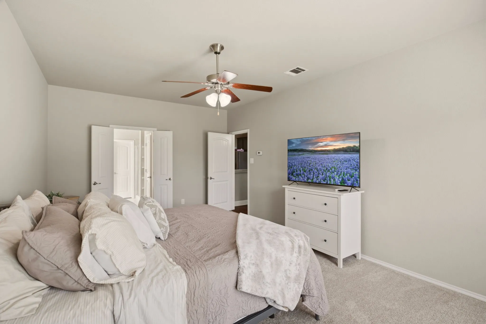 Single Family Residence For Sale in Grayson County , 1411 Saint Johns Drive, Van Alstyne, Texas 75495, 5 Bedroom, 4 Bathroom, 2 Garage spaces, 2,913 Sqft, built in 2015, mls#21404756, Real Estate Agent in Van Alstyne, Homes For Sale in Grayson county, Homes For Sale in Van Alstyne, Realtor in Van Alstyne Texas, Real Estate Brokerage Independent Realty Texas, Luminita Cordes Realtor
