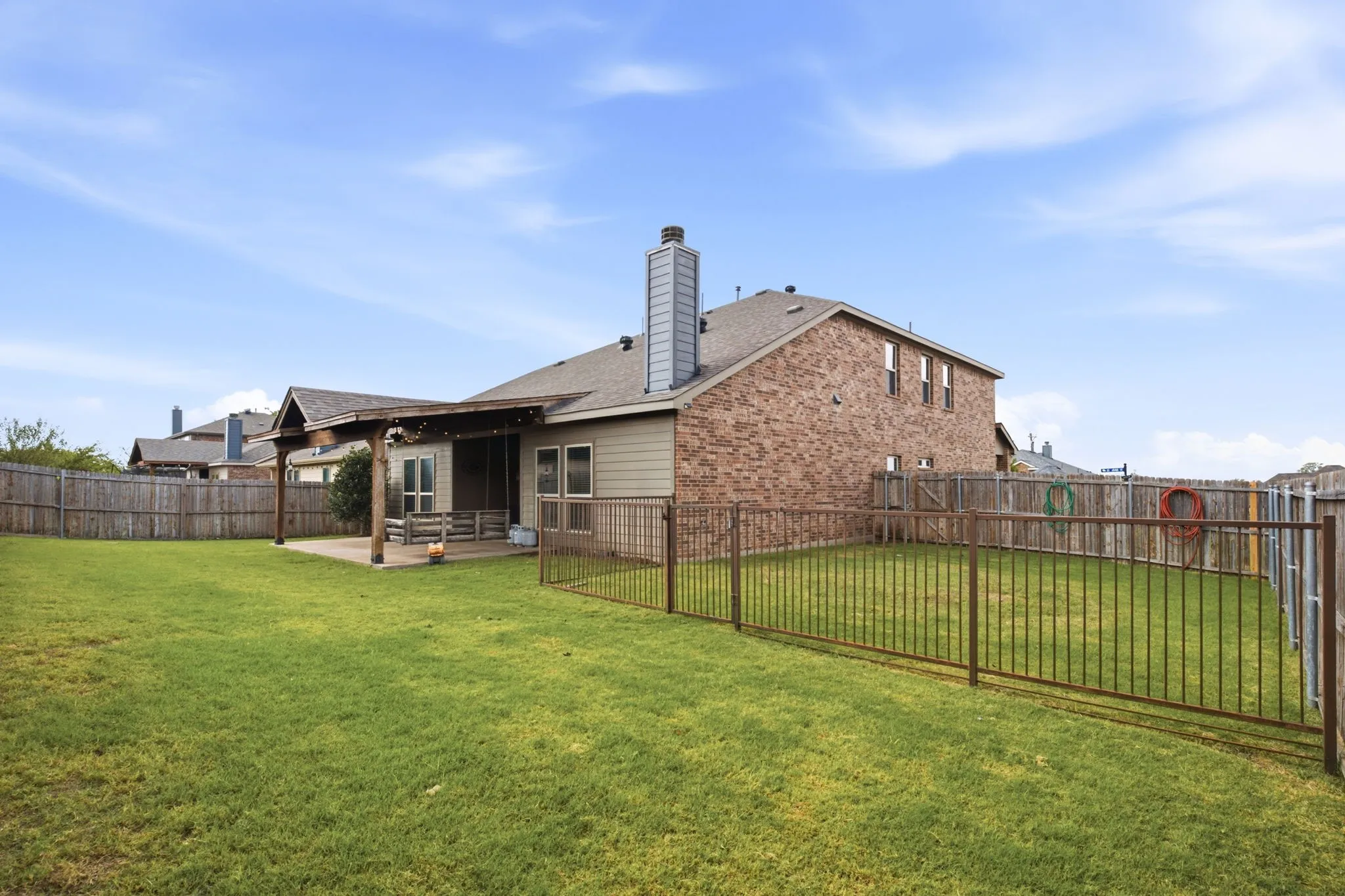 Single Family Residence For Sale in Grayson County , 1411 Saint Johns Drive, Van Alstyne, Texas 75495, 5 Bedroom, 4 Bathroom, 2 Garage spaces, 2,913 Sqft, built in 2015, mls#21404756, Real Estate Agent in Van Alstyne, Homes For Sale in Grayson county, Homes For Sale in Van Alstyne, Realtor in Van Alstyne Texas, Real Estate Brokerage Independent Realty Texas, Luminita Cordes Realtor