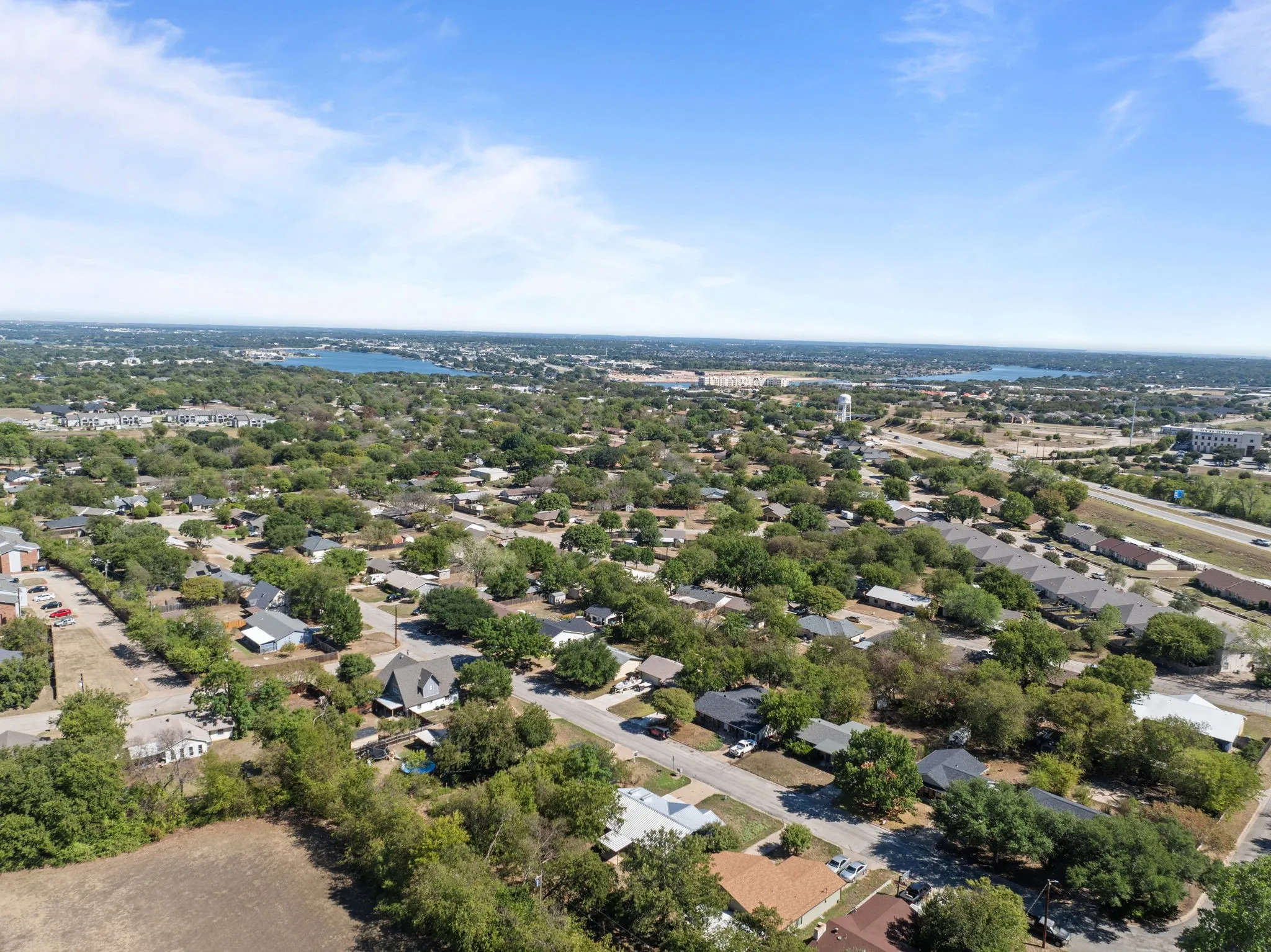 Single Family Residence For Sale in Hood County , 1729 W Doyle Street, Granbury, Texas 76048, 3 Bedroom, 2 Bathroom, 2 Garage spaces, 1,203 Sqft, built in 1985, mls#21404432, Real Estate Agent in Granbury, Homes For Sale in Hood county, Homes For Sale in Granbury, Realtor in Granbury Texas, Real Estate Brokerage Independent Realty Texas, Luminita Cordes Realtor