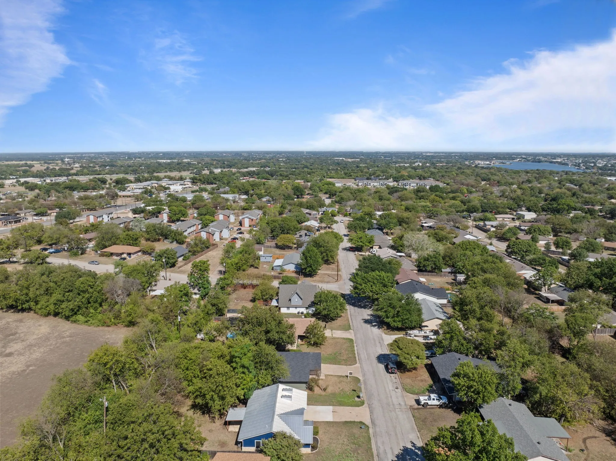 Single Family Residence For Sale in Hood County , 1729 W Doyle Street, Granbury, Texas 76048, 3 Bedroom, 2 Bathroom, 2 Garage spaces, 1,203 Sqft, built in 1985, mls#21404432, Real Estate Agent in Granbury, Homes For Sale in Hood county, Homes For Sale in Granbury, Realtor in Granbury Texas, Real Estate Brokerage Independent Realty Texas, Luminita Cordes Realtor