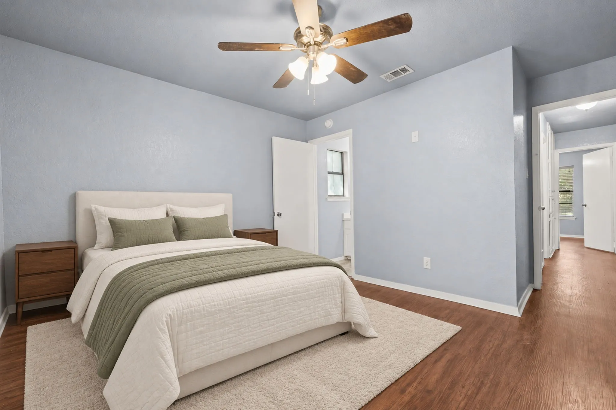 Single Family Residence For Sale in Hood County , 1729 W Doyle Street, Granbury, Texas 76048, 3 Bedroom, 2 Bathroom, 2 Garage spaces, 1,203 Sqft, built in 1985, mls#21404432, Real Estate Agent in Granbury, Homes For Sale in Hood county, Homes For Sale in Granbury, Realtor in Granbury Texas, Real Estate Brokerage Independent Realty Texas, Luminita Cordes Realtor