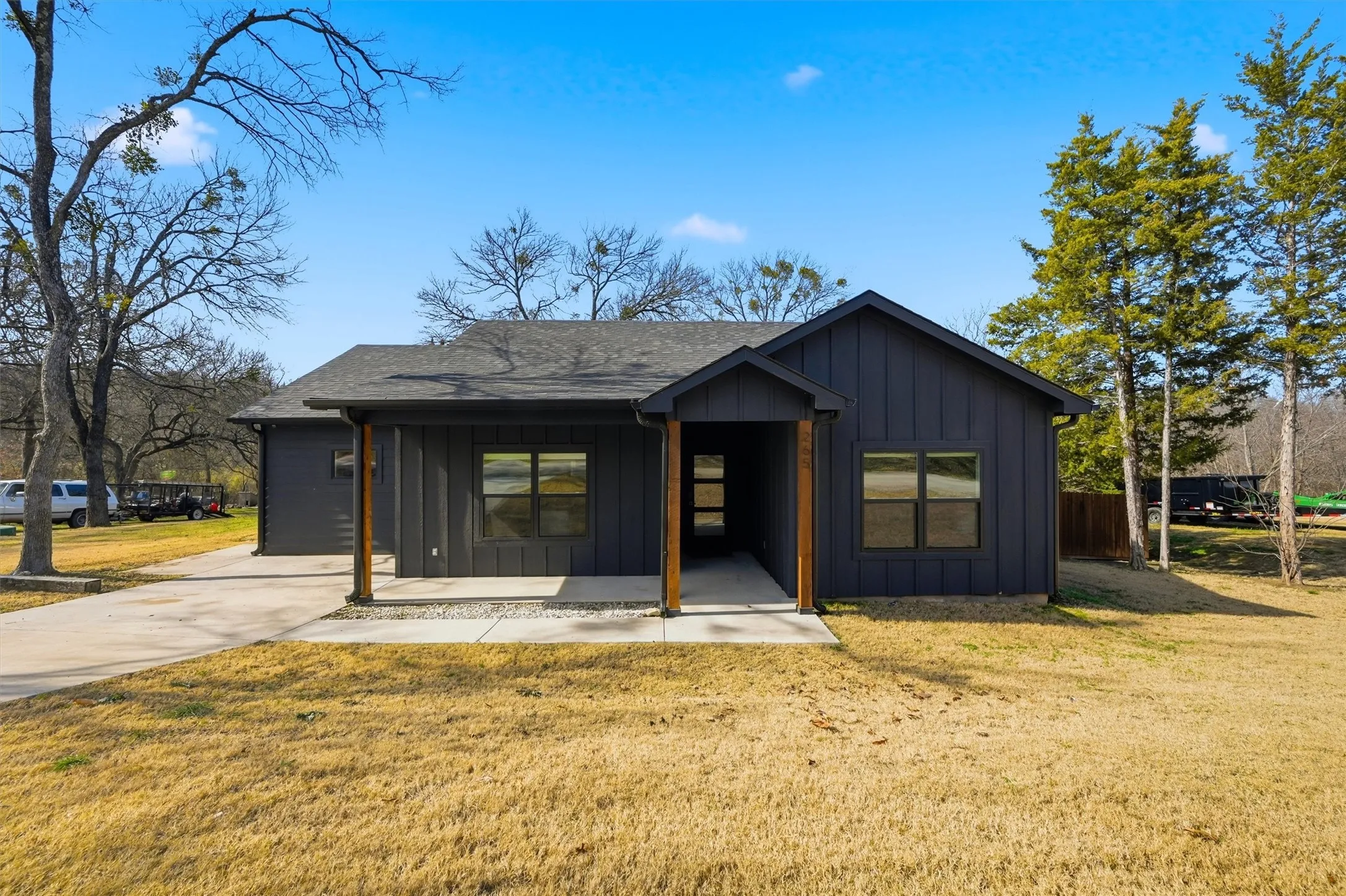 Single Family Residence For Sale in Grayson County , 265 Bentwood Drive, Pottsboro, Texas 75076, 3 Bedroom, 2 Bathroom, Garage spaces, 1,474 Sqft, built in 2022, mls#21406644, Real Estate Agent in Pottsboro, Homes For Sale in Grayson county, Homes For Sale in Pottsboro, Realtor in Pottsboro Texas, Real Estate Brokerage Independent Realty Texas, Luminita Cordes Realtor