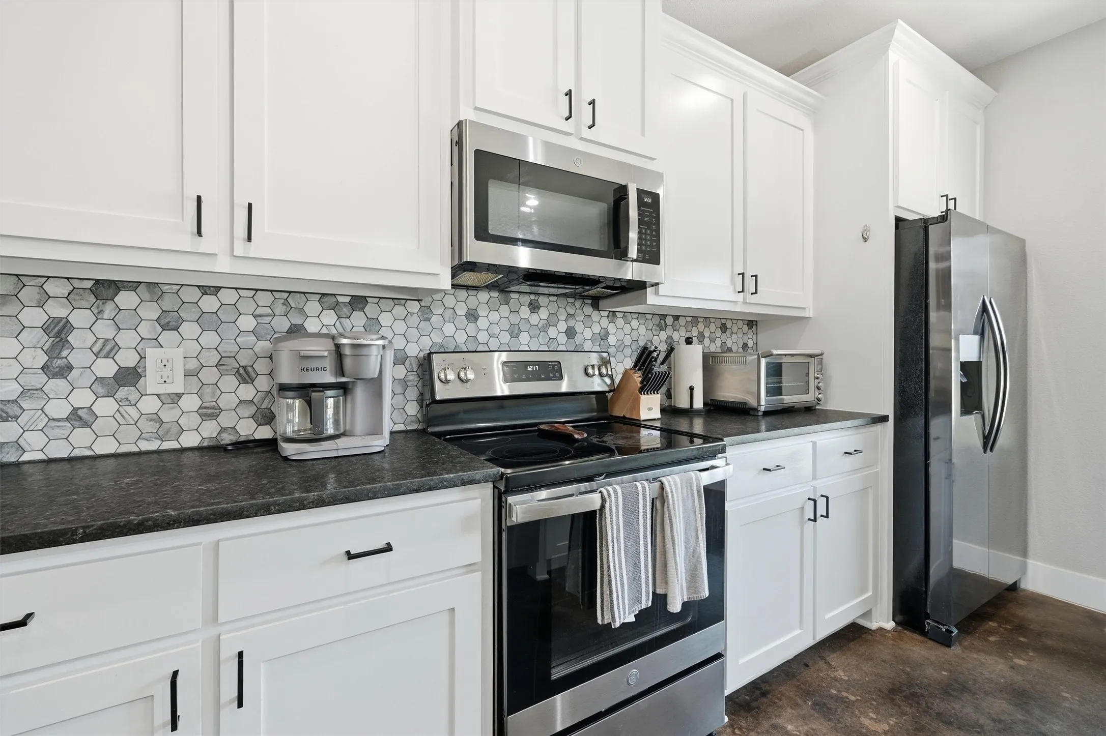 Single Family Residence For Sale in Grayson County , 265 Bentwood Drive, Pottsboro, Texas 75076, 3 Bedroom, 2 Bathroom, Garage spaces, 1,474 Sqft, built in 2022, mls#21406644, Real Estate Agent in Pottsboro, Homes For Sale in Grayson county, Homes For Sale in Pottsboro, Realtor in Pottsboro Texas, Real Estate Brokerage Independent Realty Texas, Luminita Cordes Realtor