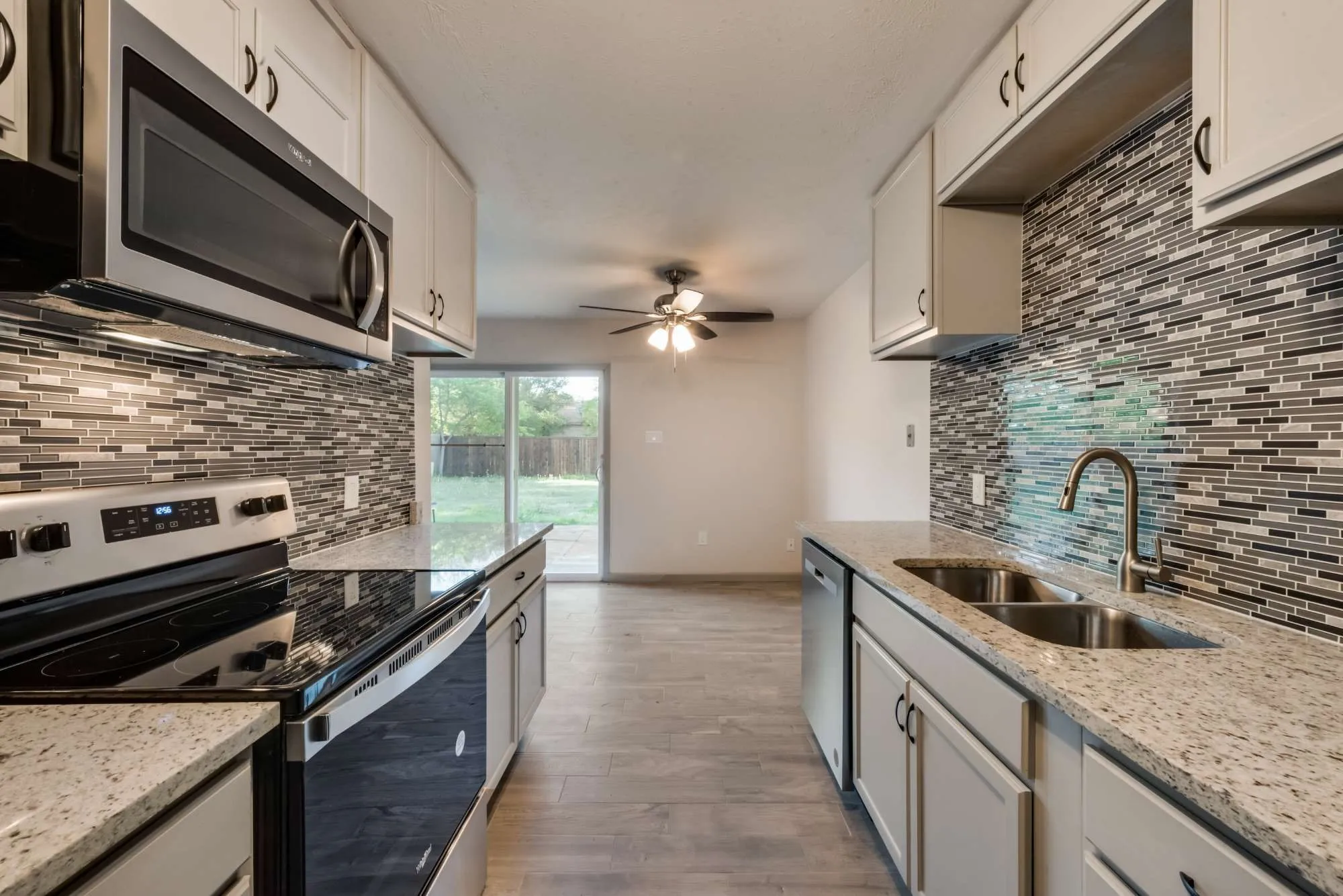 Single Family Residence For Rent in Tarrant County , 7021 Lincolnshire Lane, North Richland Hills, Texas 76182, 3 Bedroom, 2 Bathroom, 1 Garage spaces, 1,413 Sqft, built in 1978, mls#21404858, Real Estate Agent in North Richland Hills, Homes For Rent in Tarrant county, Homes For Rent in North Richland Hills, Realtor in North Richland Hills Texas, Real Estate Brokerage Independent Realty Texas, Luminita Cordes Realtor