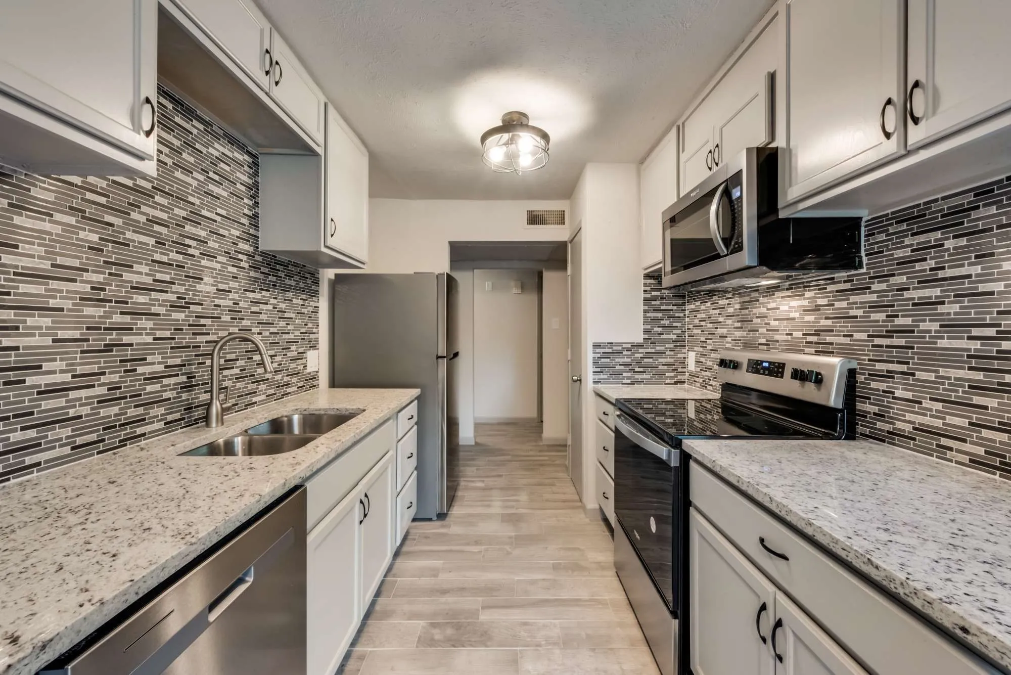 Single Family Residence For Rent in Tarrant County , 7021 Lincolnshire Lane, North Richland Hills, Texas 76182, 3 Bedroom, 2 Bathroom, 1 Garage spaces, 1,413 Sqft, built in 1978, mls#21404858, Real Estate Agent in North Richland Hills, Homes For Rent in Tarrant county, Homes For Rent in North Richland Hills, Realtor in North Richland Hills Texas, Real Estate Brokerage Independent Realty Texas, Luminita Cordes Realtor