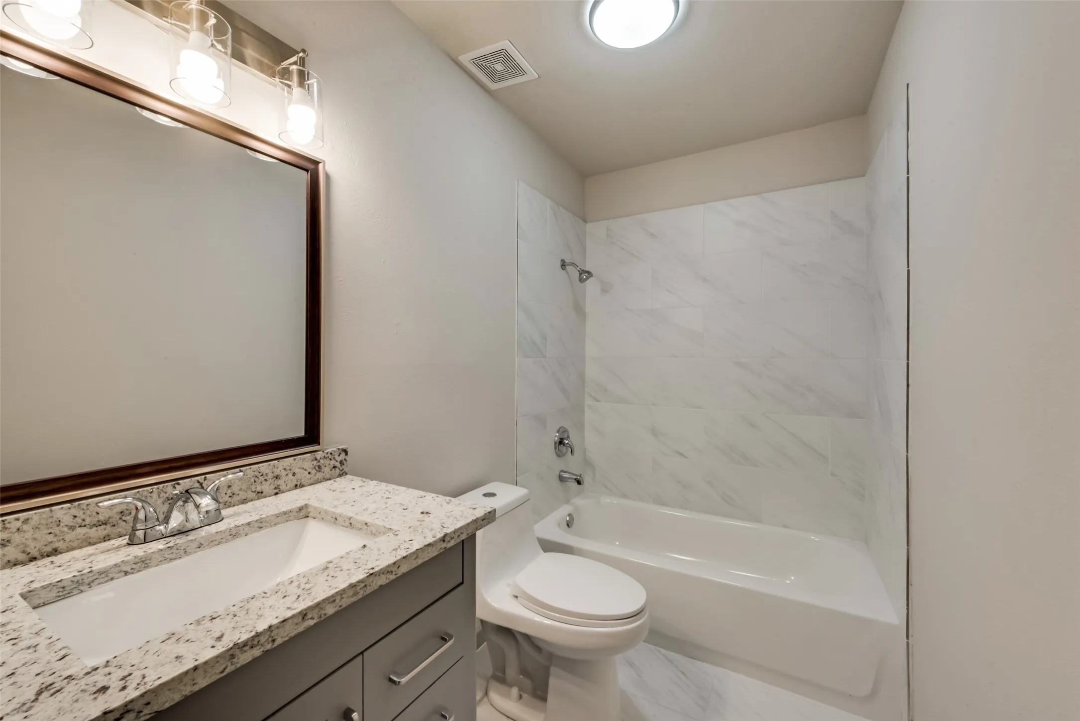 Single Family Residence For Rent in Tarrant County , 7021 Lincolnshire Lane, North Richland Hills, Texas 76182, 3 Bedroom, 2 Bathroom, 1 Garage spaces, 1,413 Sqft, built in 1978, mls#21404858, Real Estate Agent in North Richland Hills, Homes For Rent in Tarrant county, Homes For Rent in North Richland Hills, Realtor in North Richland Hills Texas, Real Estate Brokerage Independent Realty Texas, Luminita Cordes Realtor