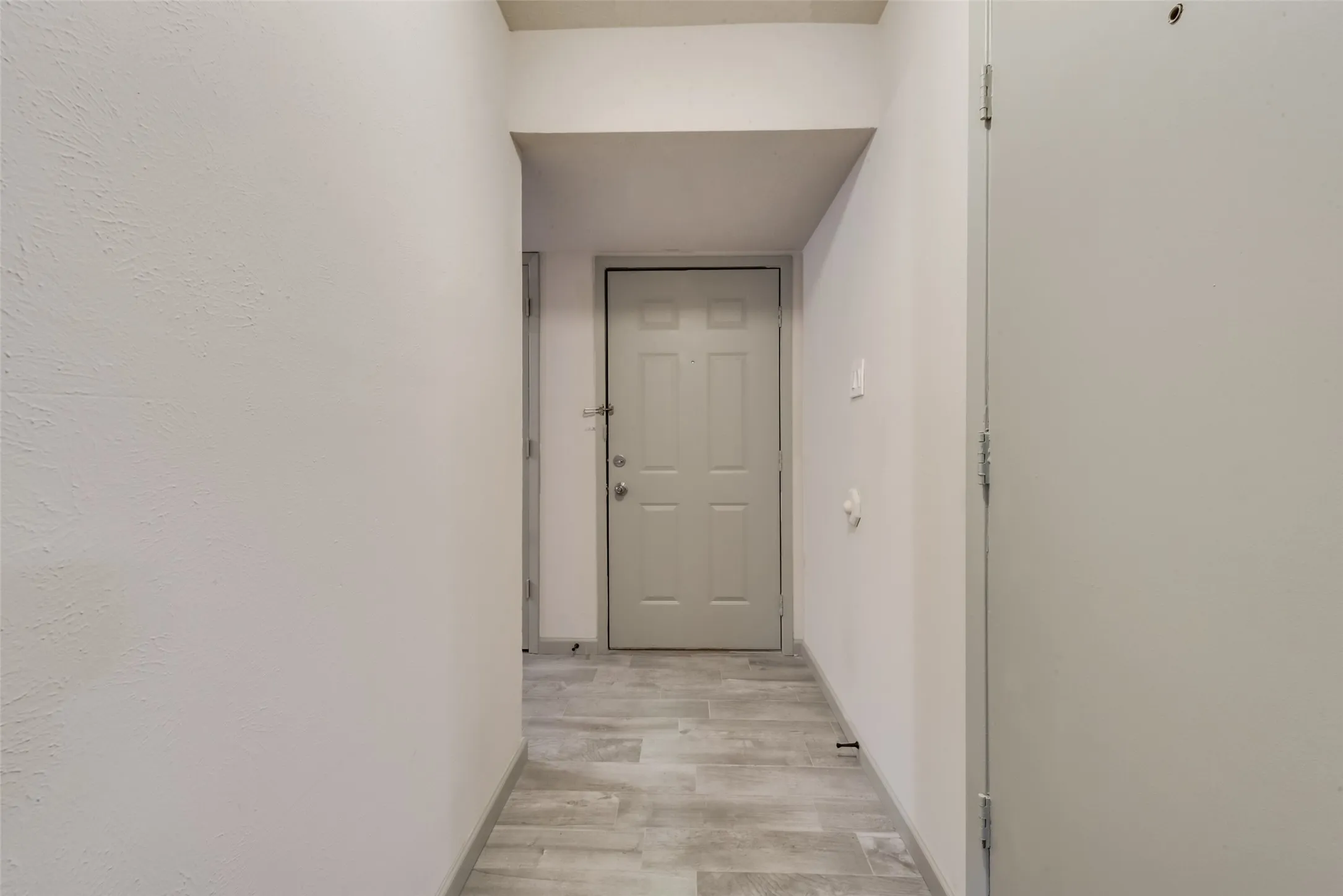 Single Family Residence For Rent in Tarrant County , 7021 Lincolnshire Lane, North Richland Hills, Texas 76182, 3 Bedroom, 2 Bathroom, 1 Garage spaces, 1,413 Sqft, built in 1978, mls#21404858, Real Estate Agent in North Richland Hills, Homes For Rent in Tarrant county, Homes For Rent in North Richland Hills, Realtor in North Richland Hills Texas, Real Estate Brokerage Independent Realty Texas, Luminita Cordes Realtor