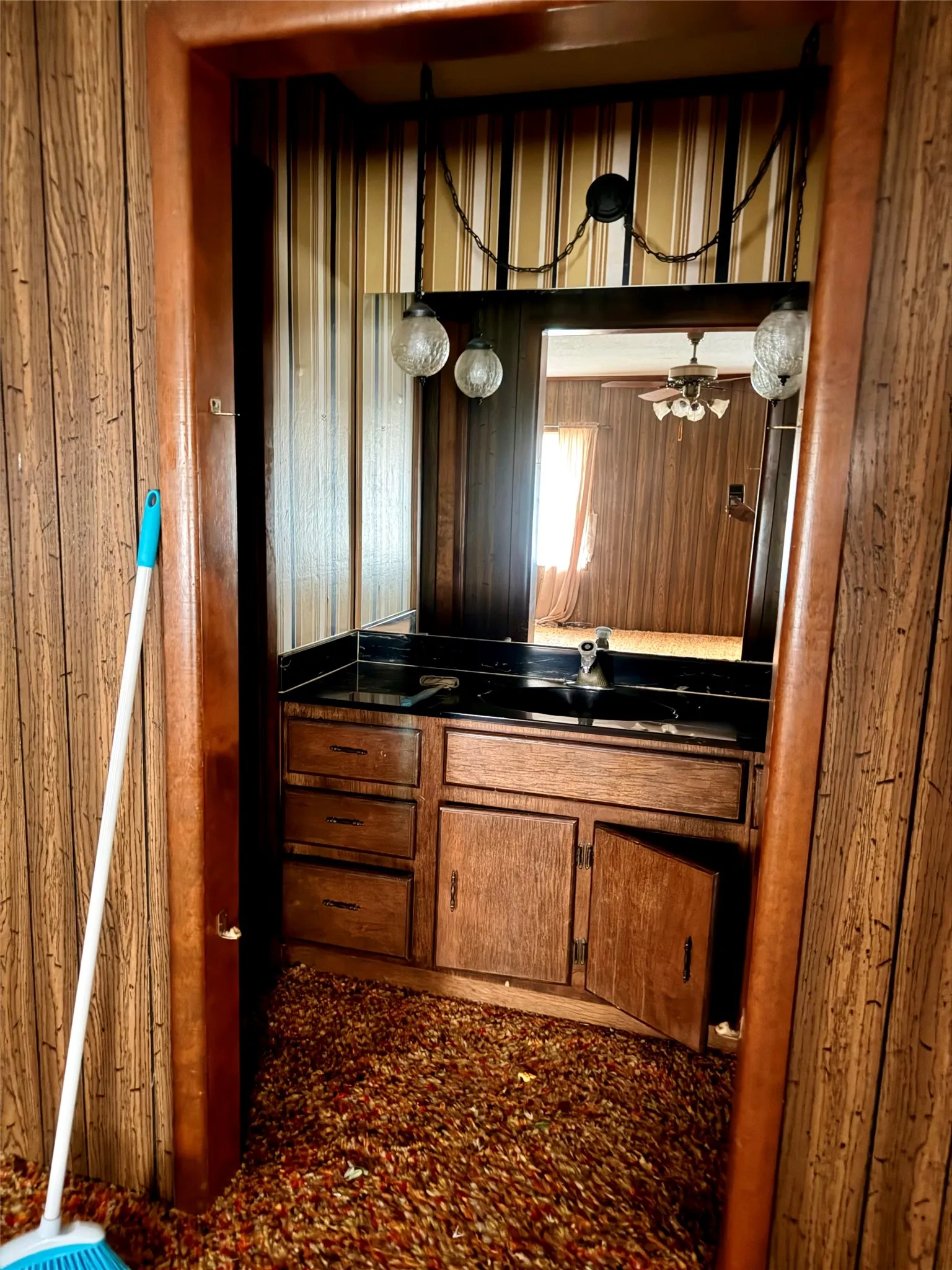 Single Family Residence For Sale in Kaufman County , 813 Circle Drive, Terrell, Texas 75160, 4 Bedroom, 3 Bathroom, 2 Garage spaces, 2,012 Sqft, built in 1963, mls#21404214, Real Estate Agent in Terrell, Homes For Sale in Kaufman county, Homes For Sale in Terrell, Realtor in Terrell Texas, Real Estate Brokerage Independent Realty Texas, Luminita Cordes Realtor