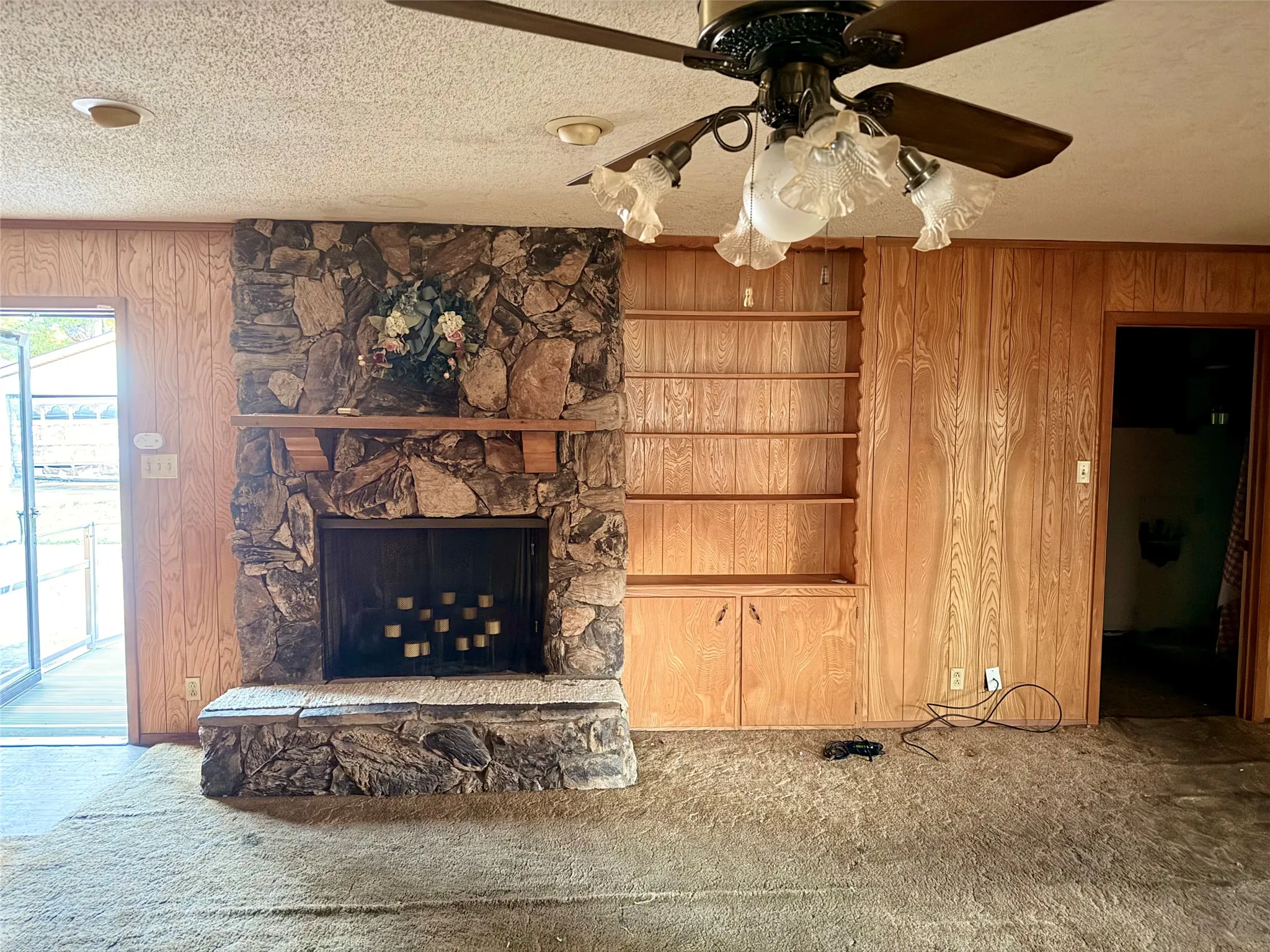 Single Family Residence For Sale in Kaufman County , 813 Circle Drive, Terrell, Texas 75160, 4 Bedroom, 3 Bathroom, 2 Garage spaces, 2,012 Sqft, built in 1963, mls#21404214, Real Estate Agent in Terrell, Homes For Sale in Kaufman county, Homes For Sale in Terrell, Realtor in Terrell Texas, Real Estate Brokerage Independent Realty Texas, Luminita Cordes Realtor