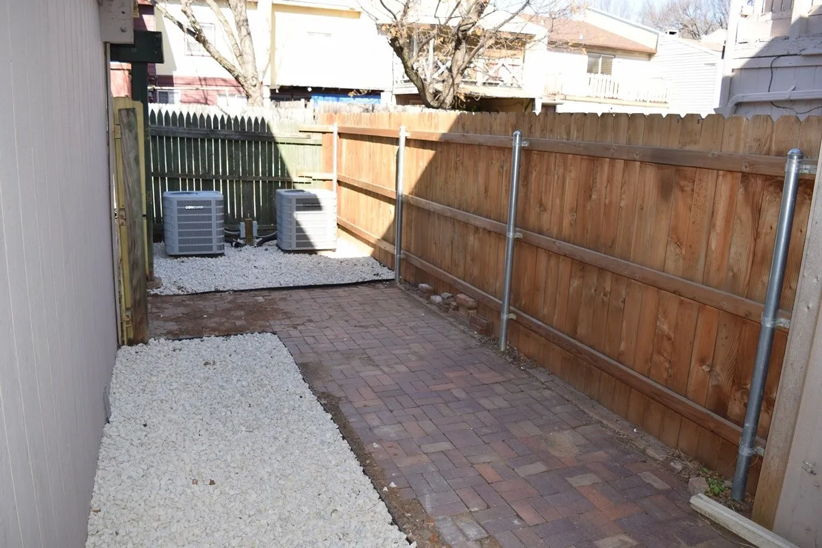 Townhouse For Rent in Dallas County , 707 E Shady Grove Road, Irving, Texas 75060, 2 Bedroom, 2 Bathroom, Garage spaces, 1,550 Sqft, built in 1973, mls#21404812, Real Estate Agent in Irving, Homes For Rent in Dallas county, Homes For Rent in Irving, Realtor in Irving Texas, Real Estate Brokerage Independent Realty Texas, Luminita Cordes Realtor